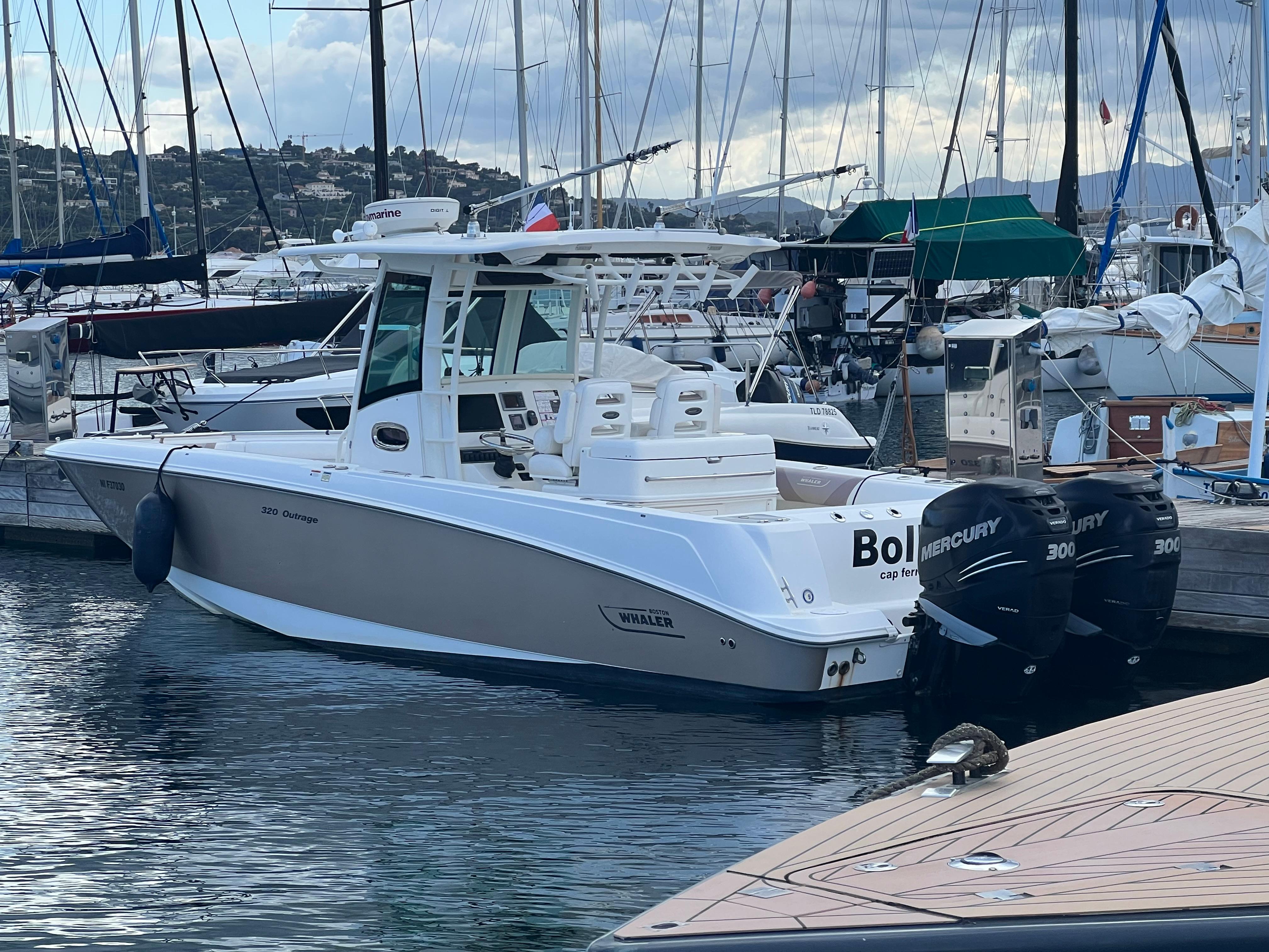 Used Boston Whaler Outrage In Pyr N Es Orientales Inautia