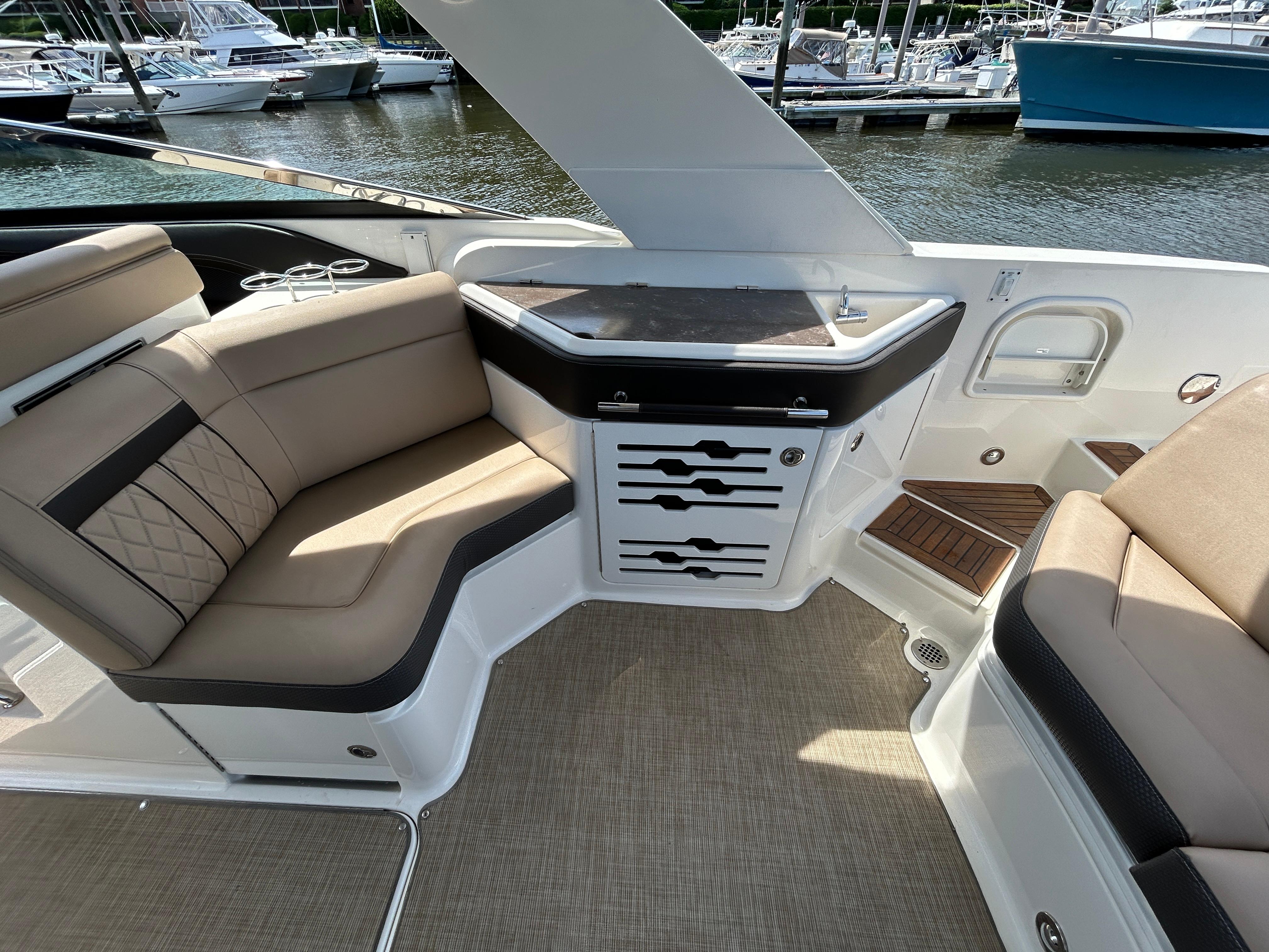 Sea Ray Slx Ob Bowrider For Sale Yachtworld