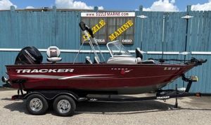 2015 Tracker Targa V-18 Combo boat on trailer, displayed at Sizzle Marine dealership.