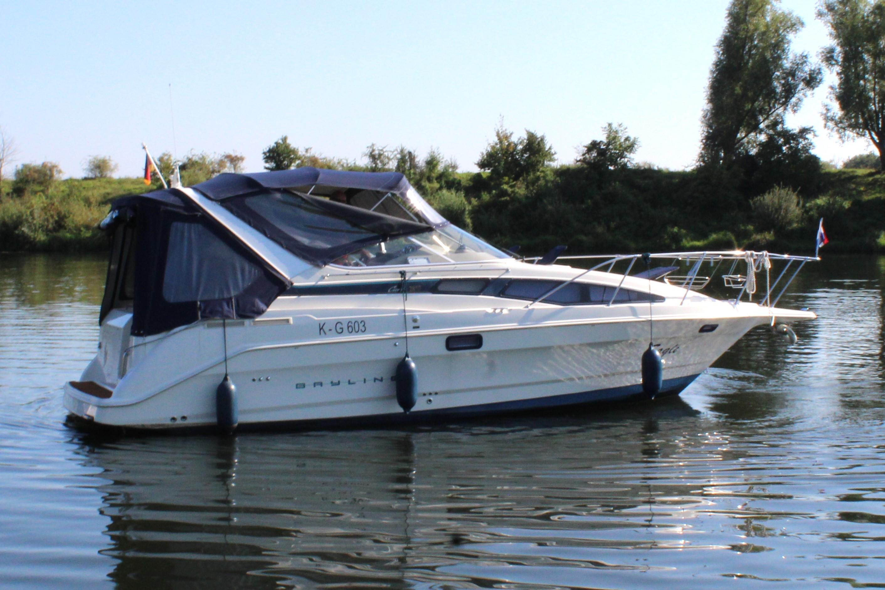 Bayliner Ciera Sunbridge Motor Yachts For Sale Yachtworld