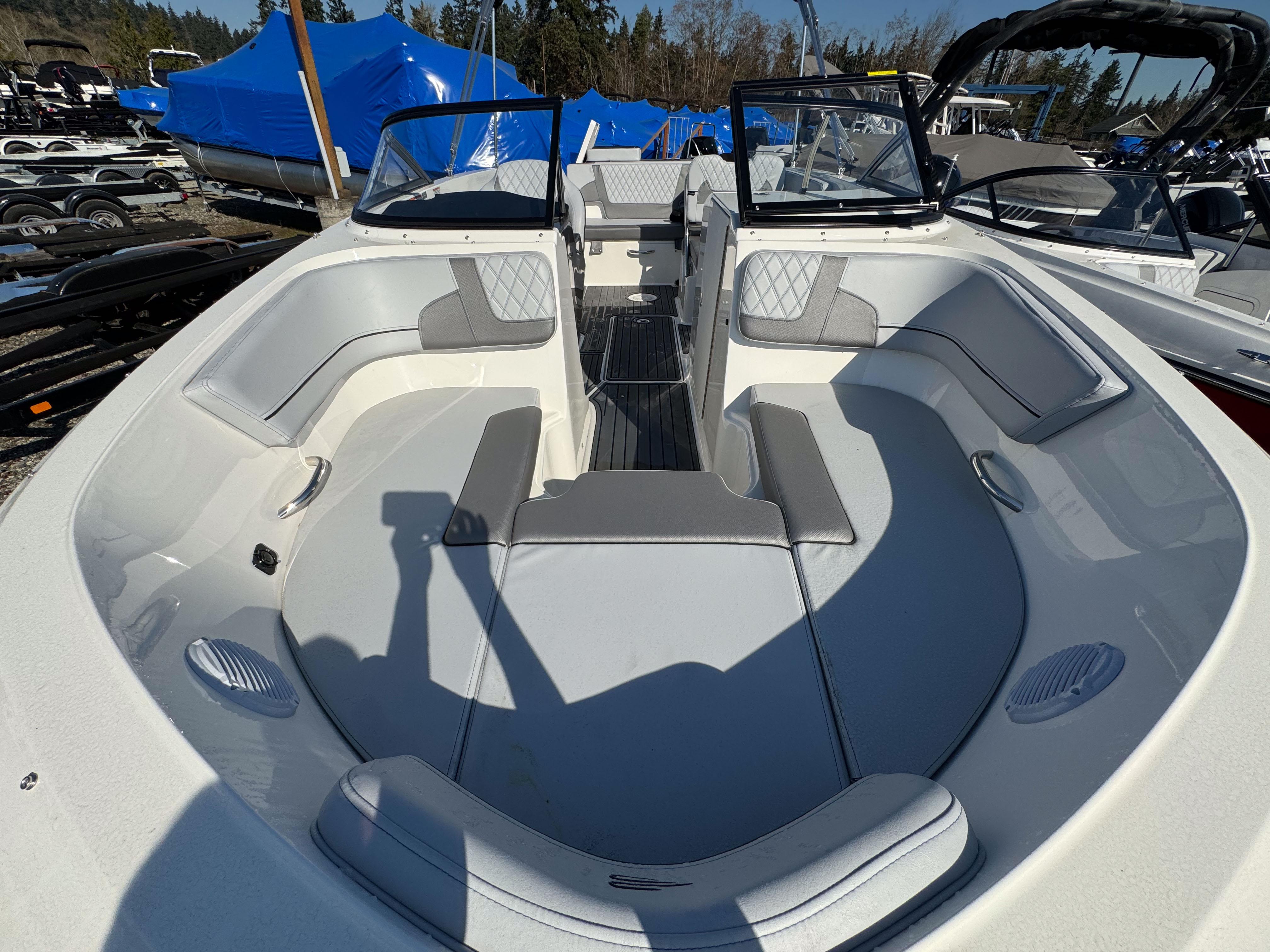 Bayliner Vr Bowrider I O Bowrider For Sale Yachtworld