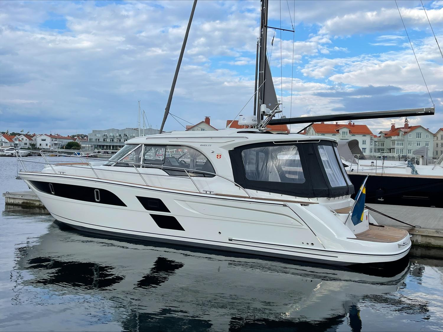 Tweedehands 2022 Marex 375 YachtFocus