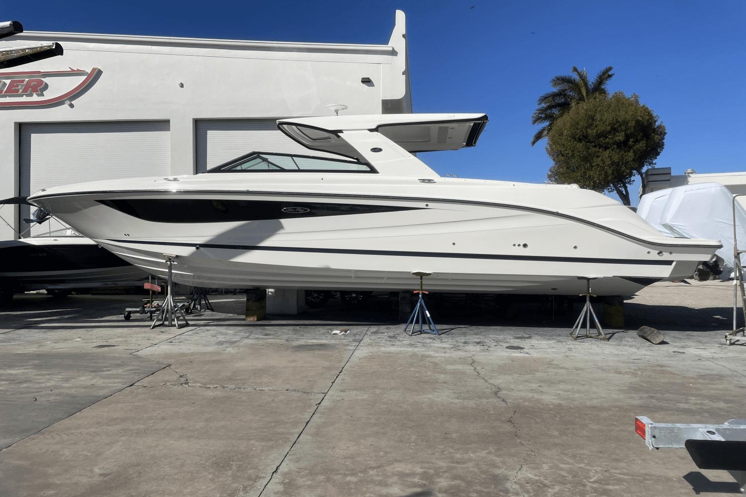 Sea Ray Slx Outboard Runabout For Sale Yachtworld