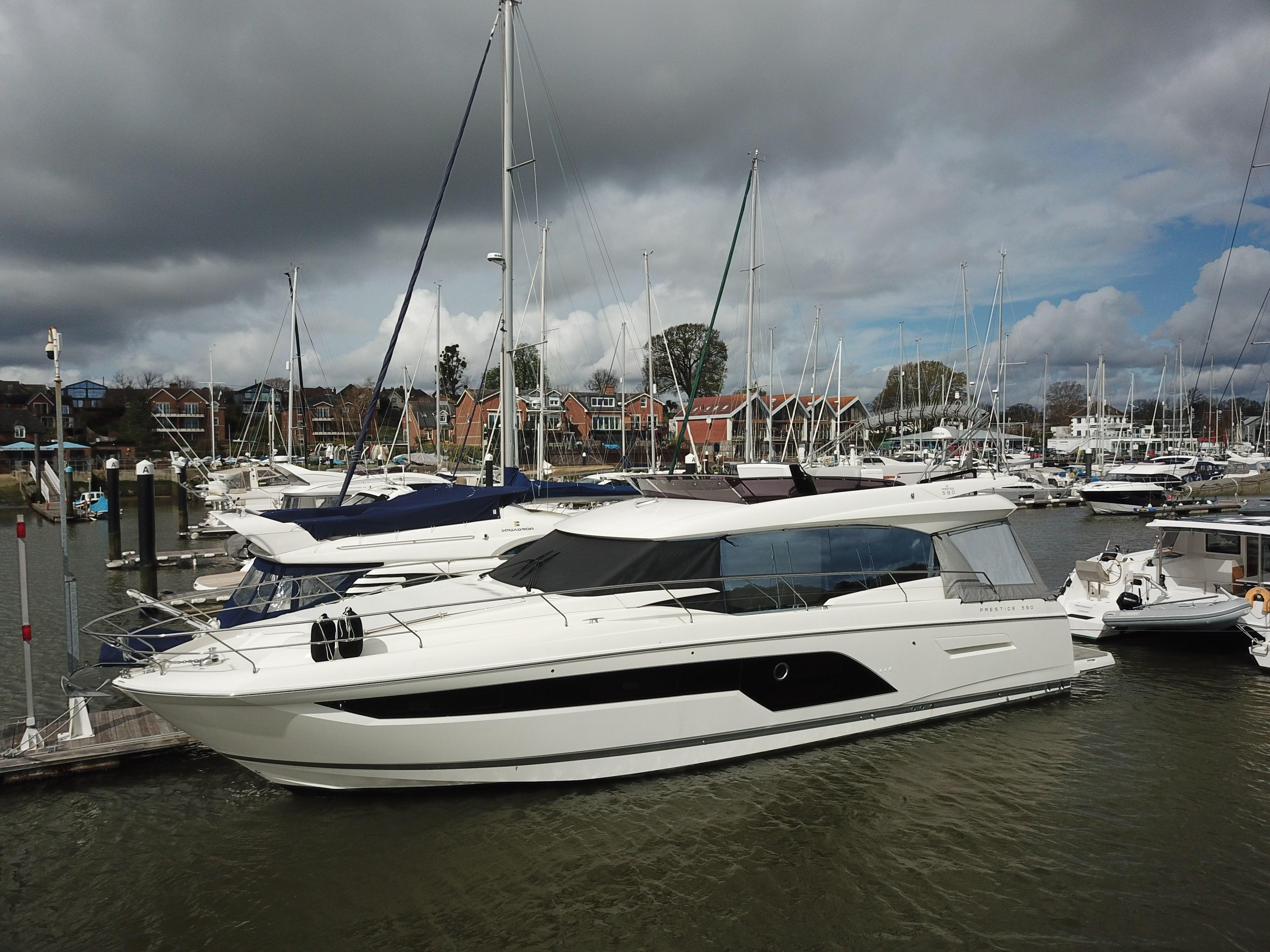 Gebraucht Prestige Yachtfocus