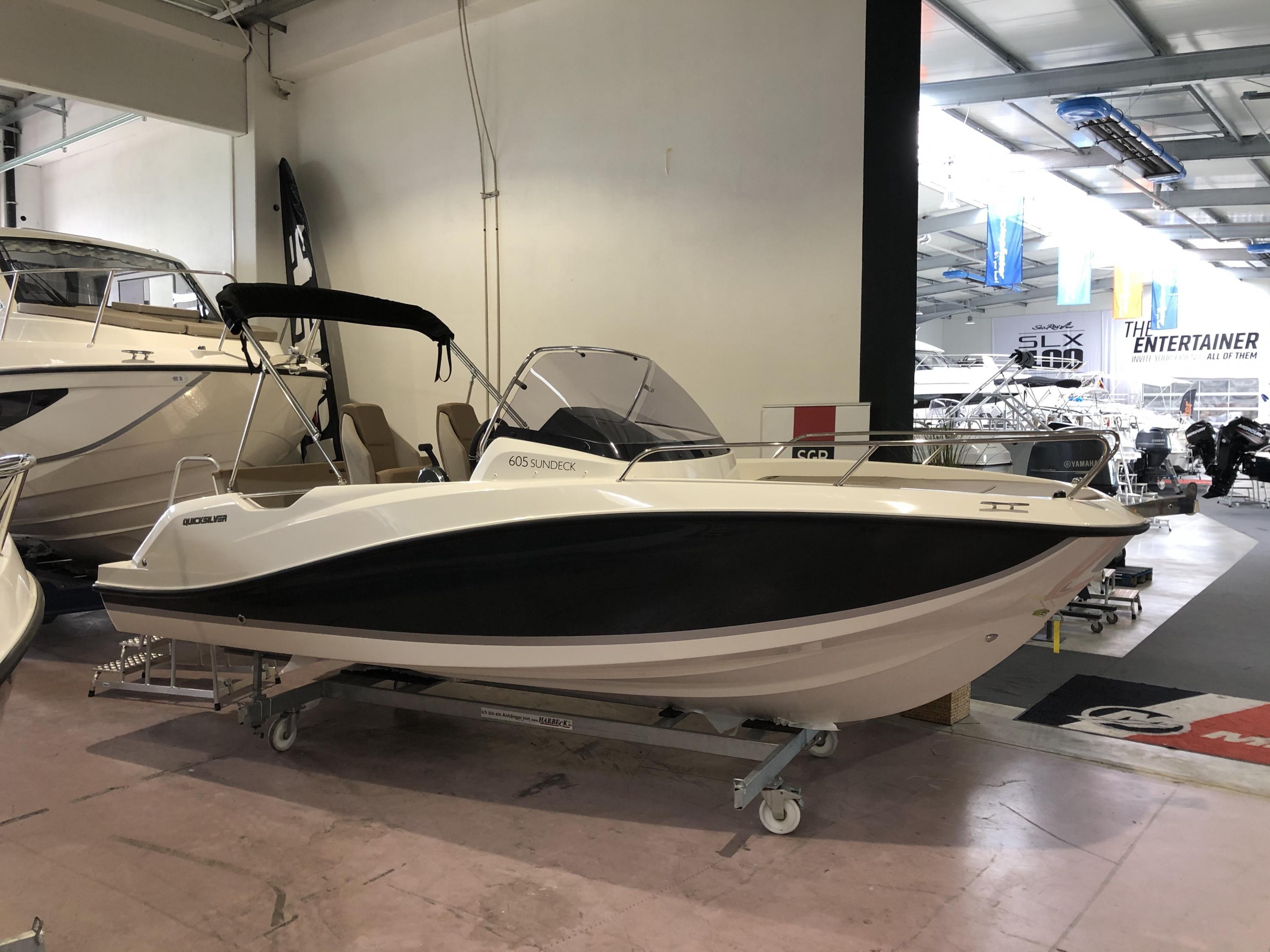 Quicksilver Activ 605 Sundeck 2022 6m Bavaria Boatshop24