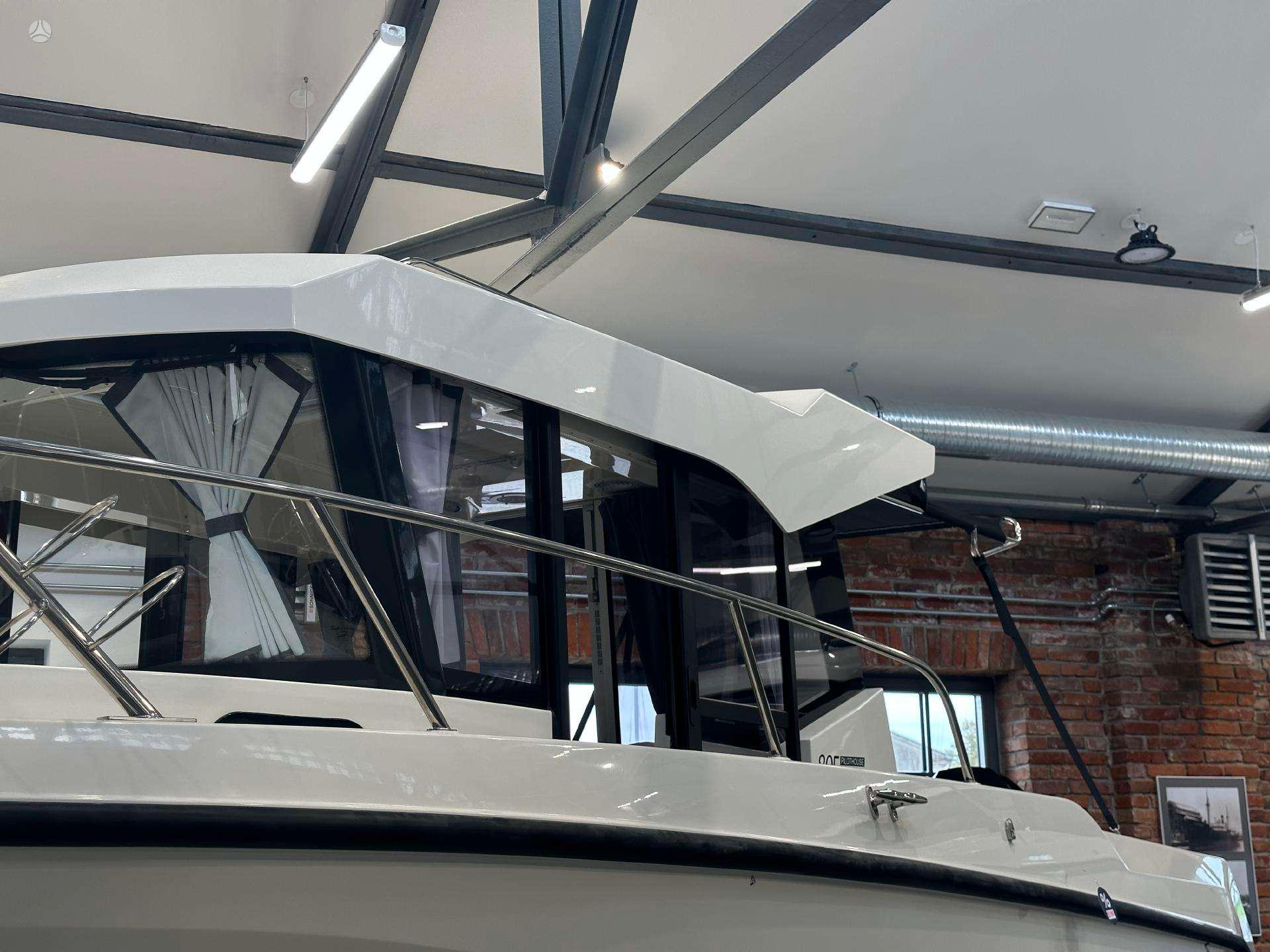 2023 Quicksilver 805 Pilothouse Motorcruiser Kaufen YachtWorld