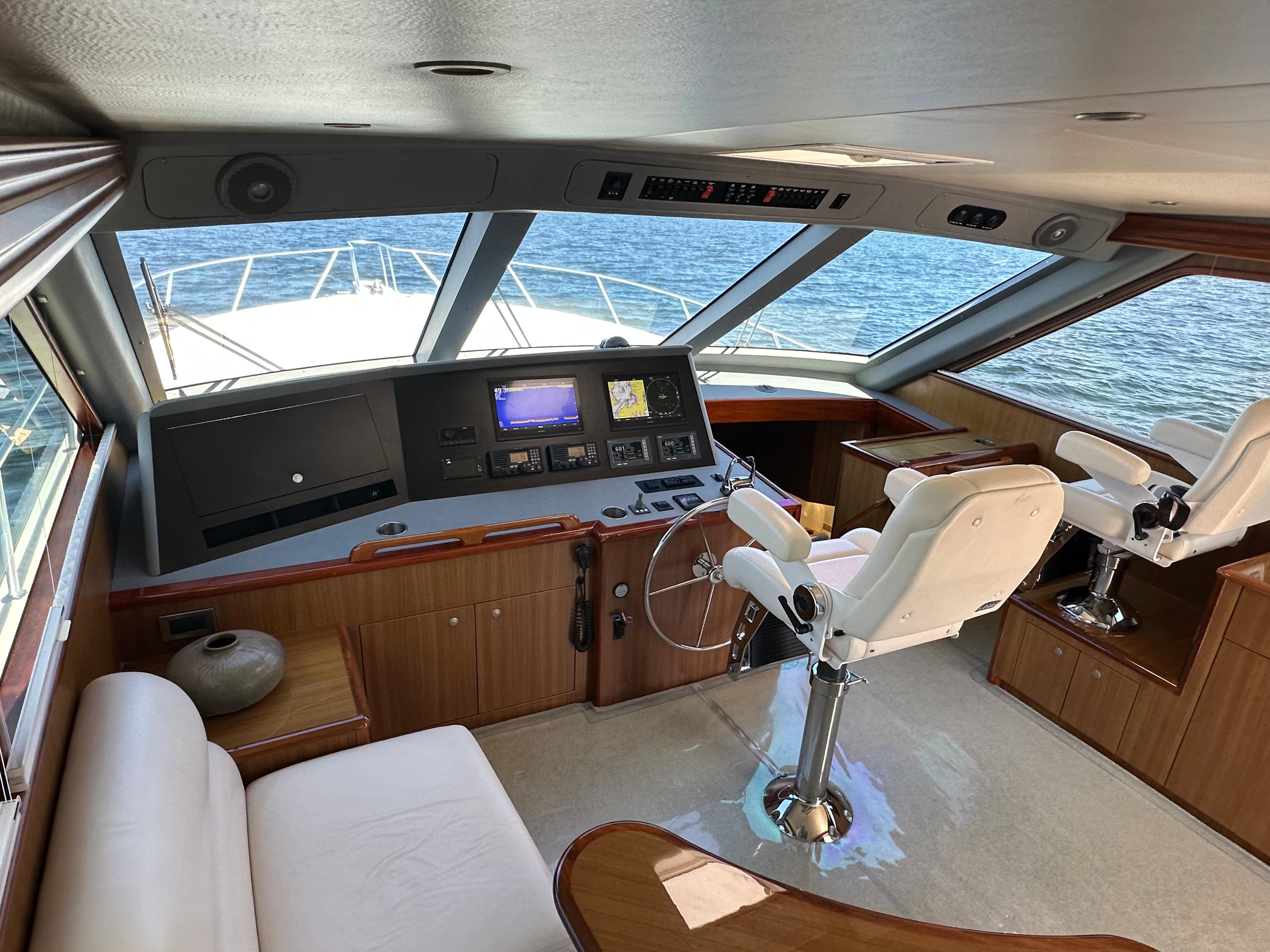 Viking 52 Salt Therapy - Interior Helm
