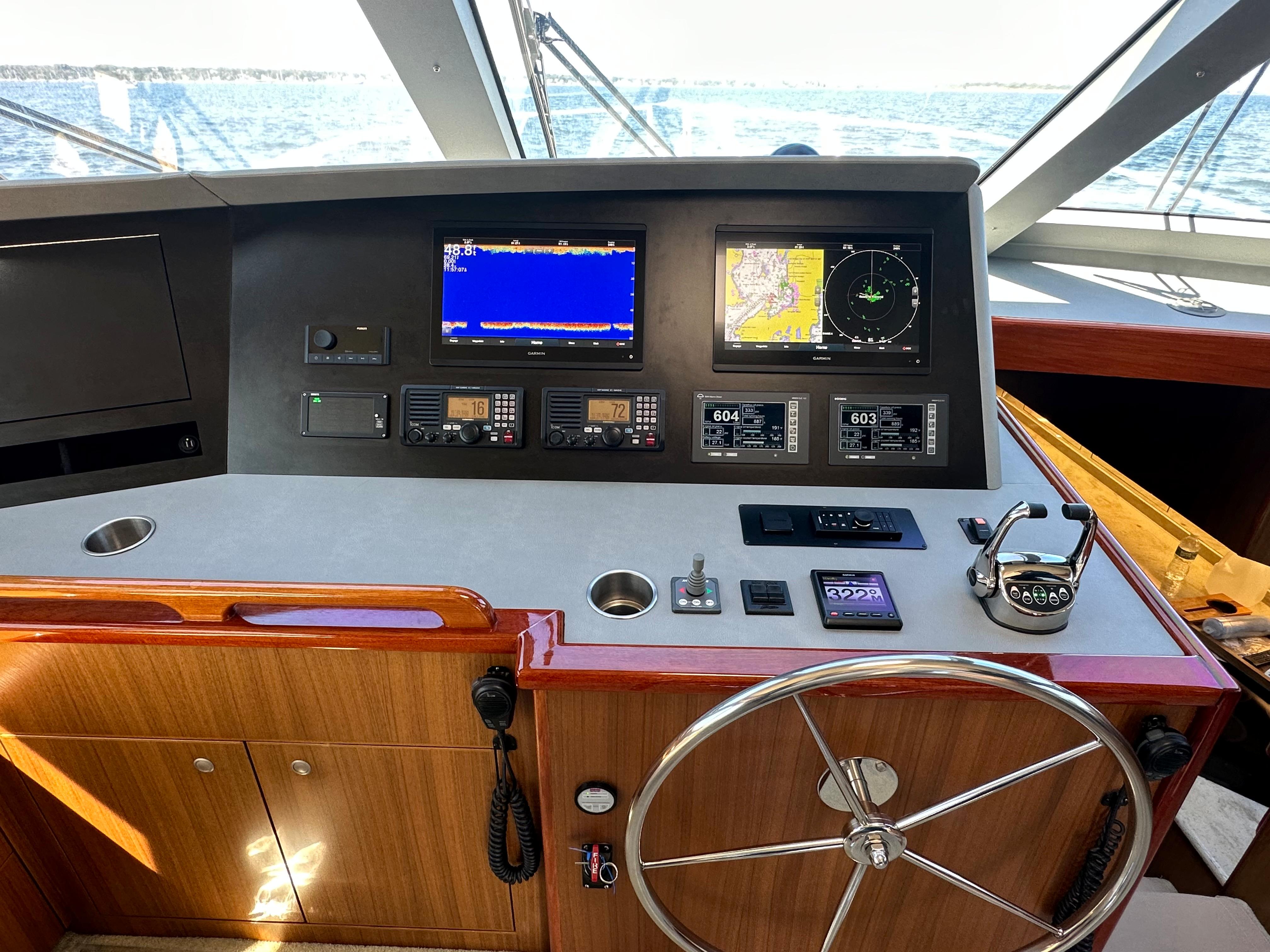 Viking 52 Salt Therapy - Interior Helm