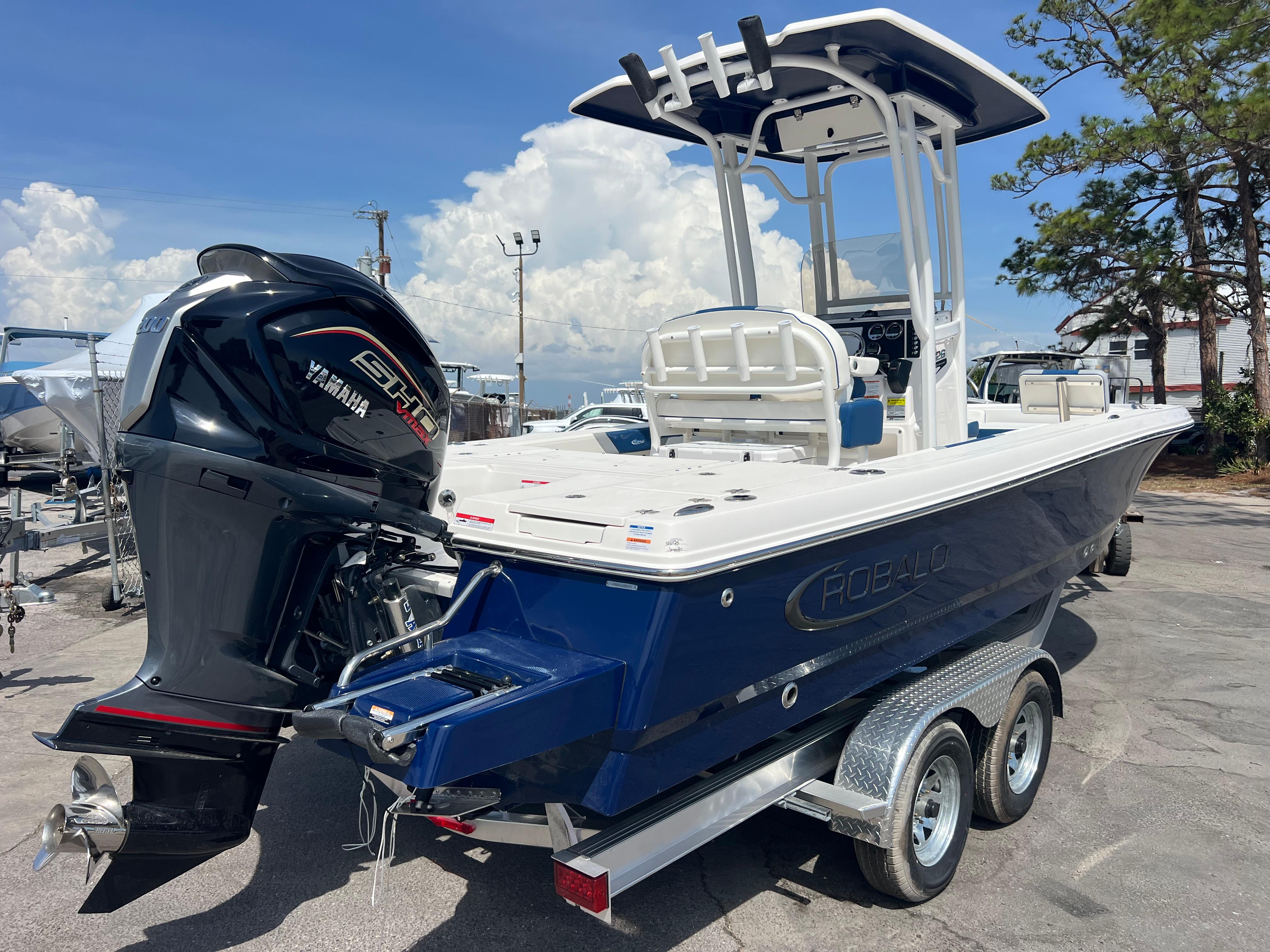 2025-robalo-226-cayman-power-9820038-20250529133230424-1_XLARGE