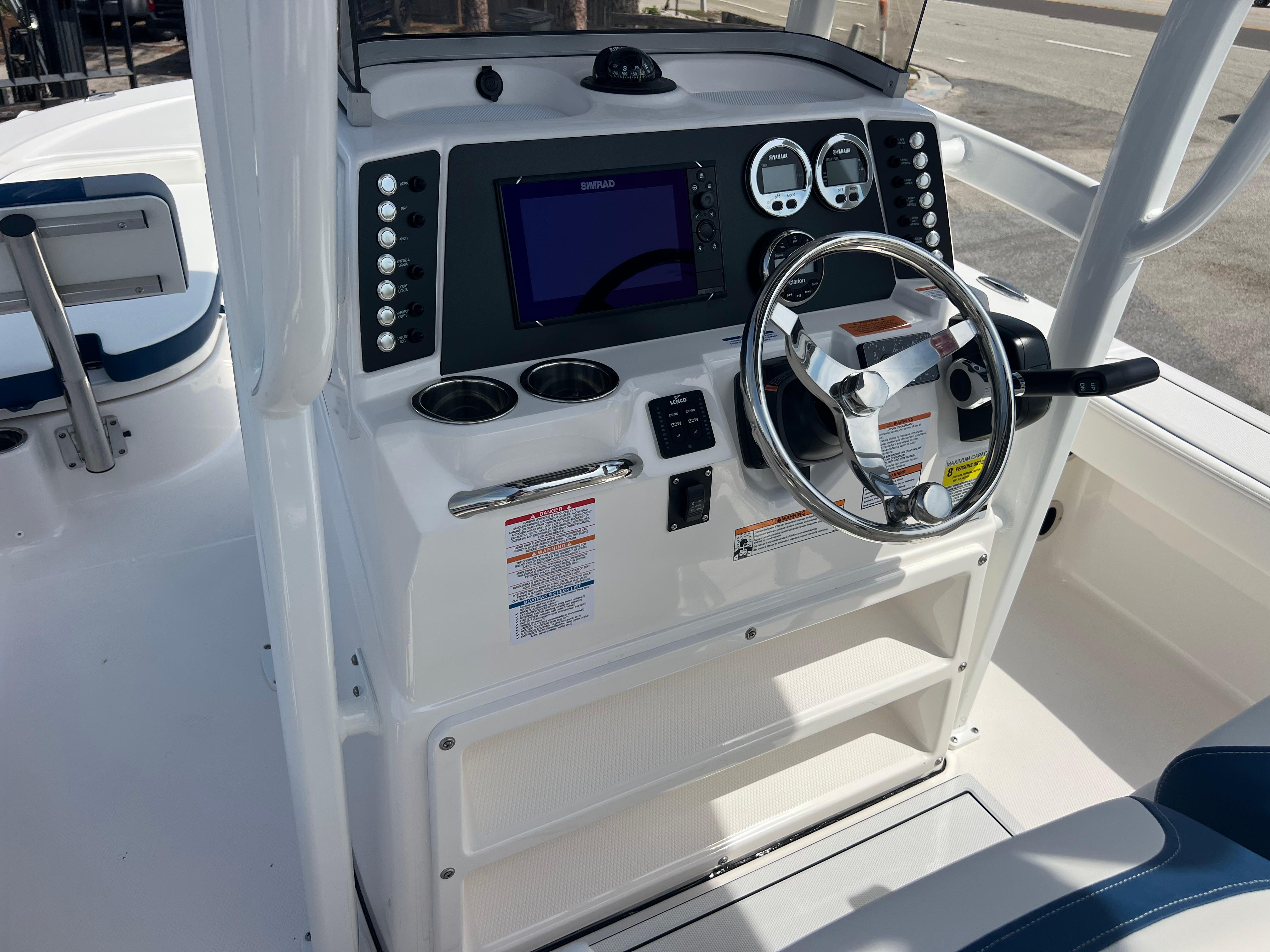2025-robalo-226-cayman-power-9820038-20250529133251027-1_XLARGE