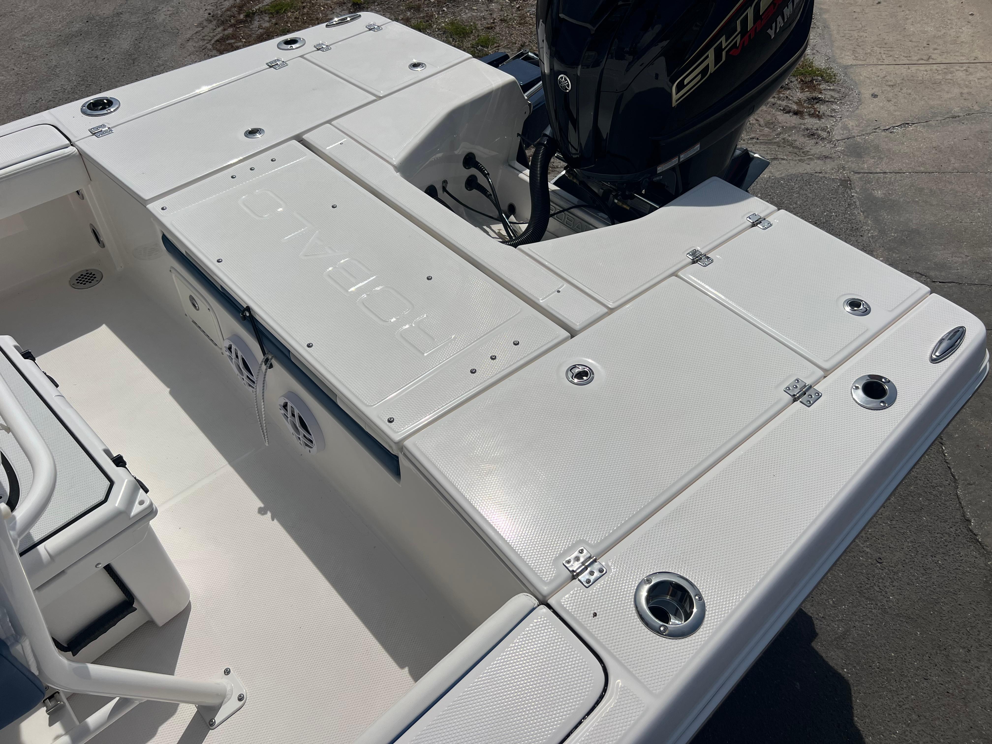 2025-robalo-226-cayman-power-9820038-20250529133327430-1_XLARGE