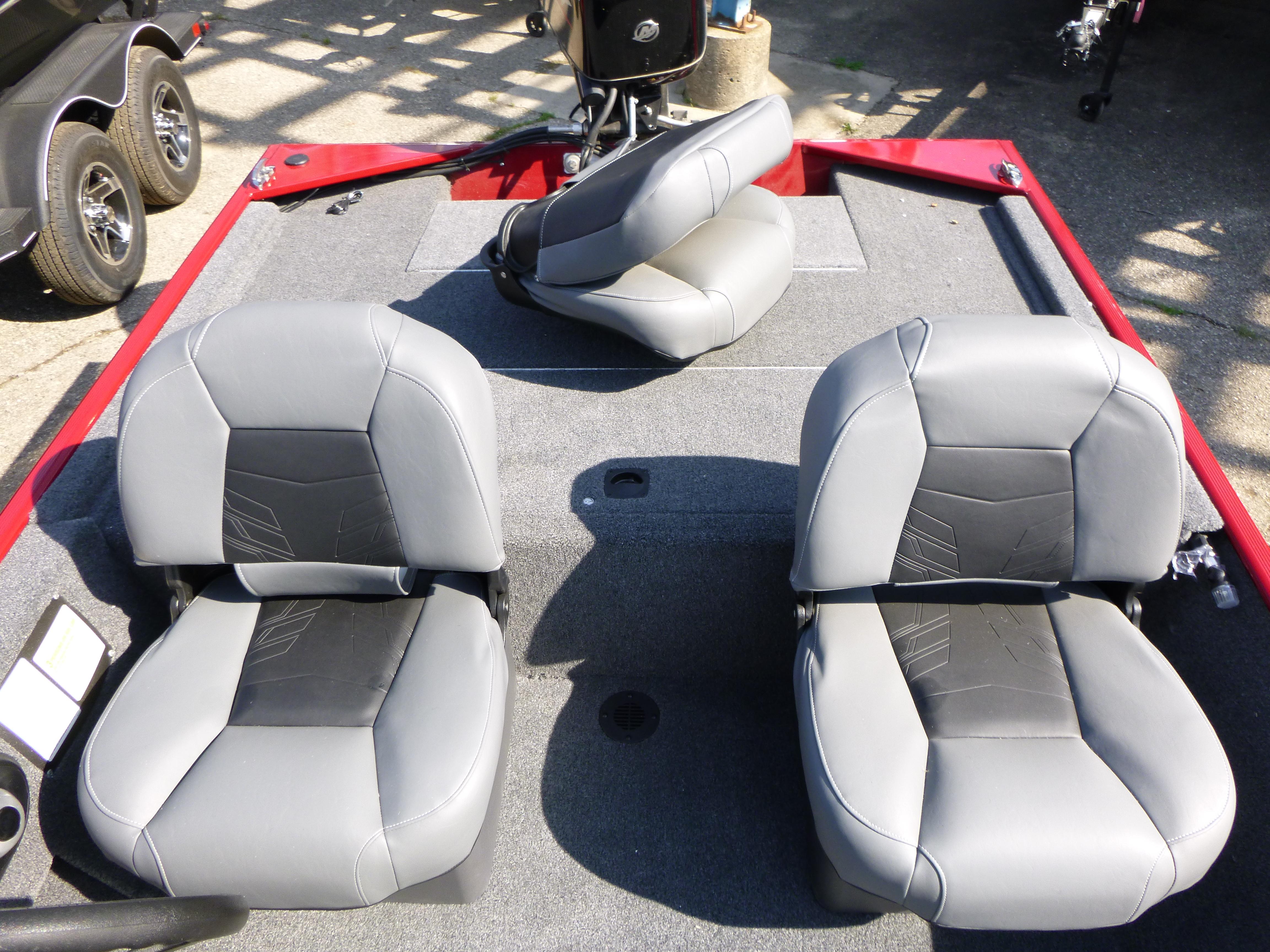 2025 Tracker Bass Tracker Classic XL Gallery