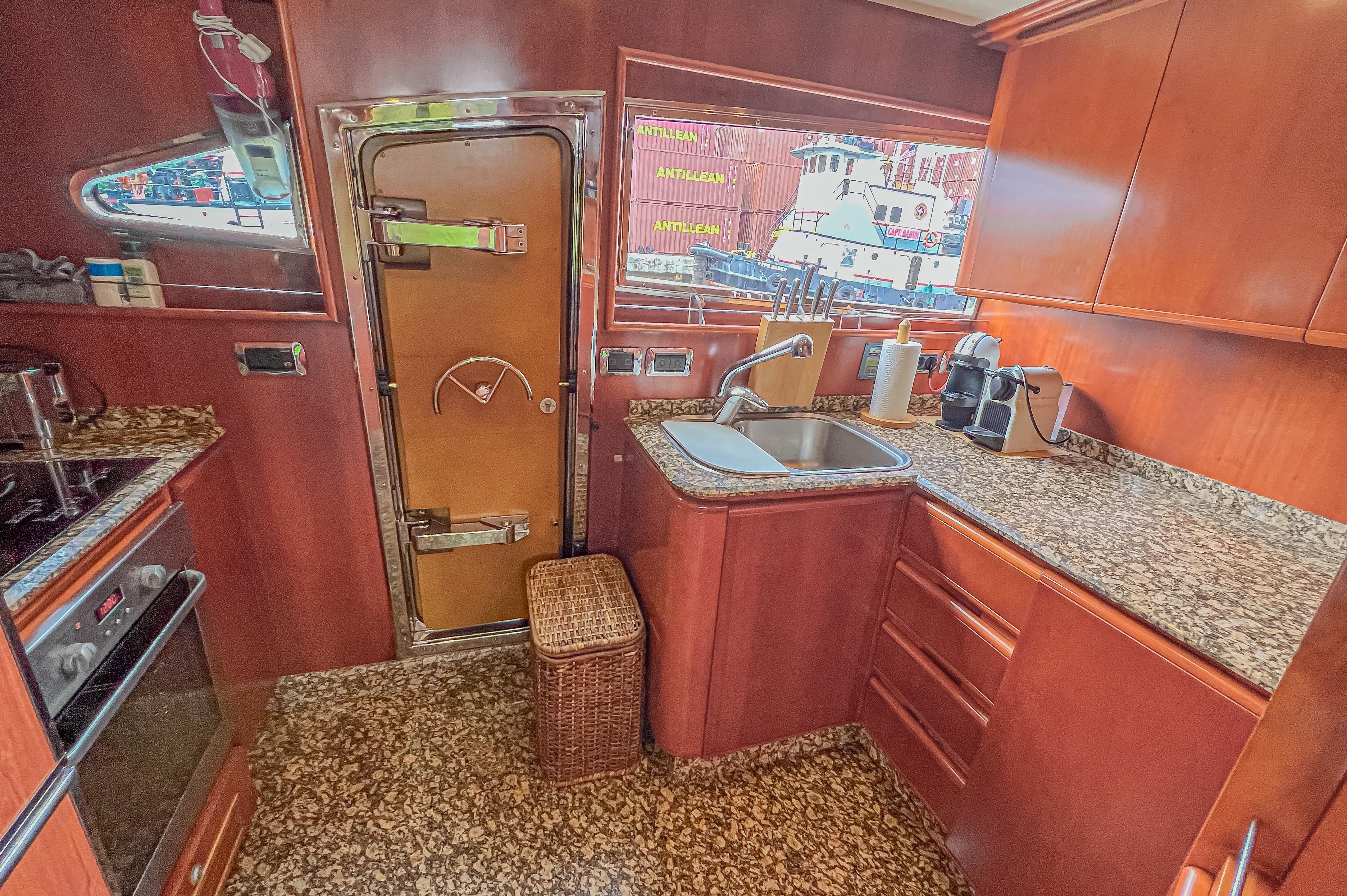 Astondoa-72 GLX 2002-Isabella K FL-US-9760052 | Thumbnail