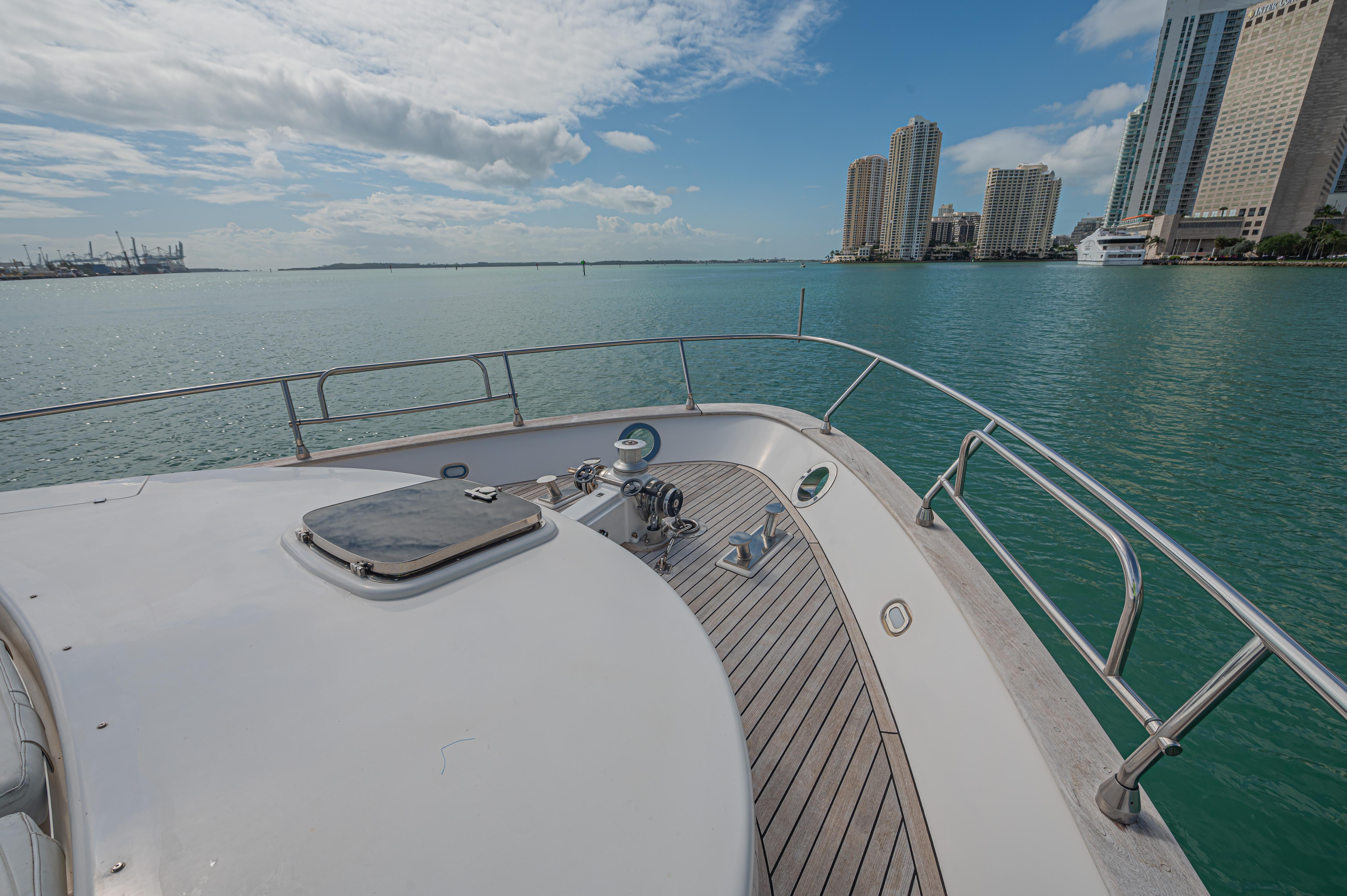 Astondoa-72 GLX 2002-Isabella K FL-US-9760052 | Thumbnail