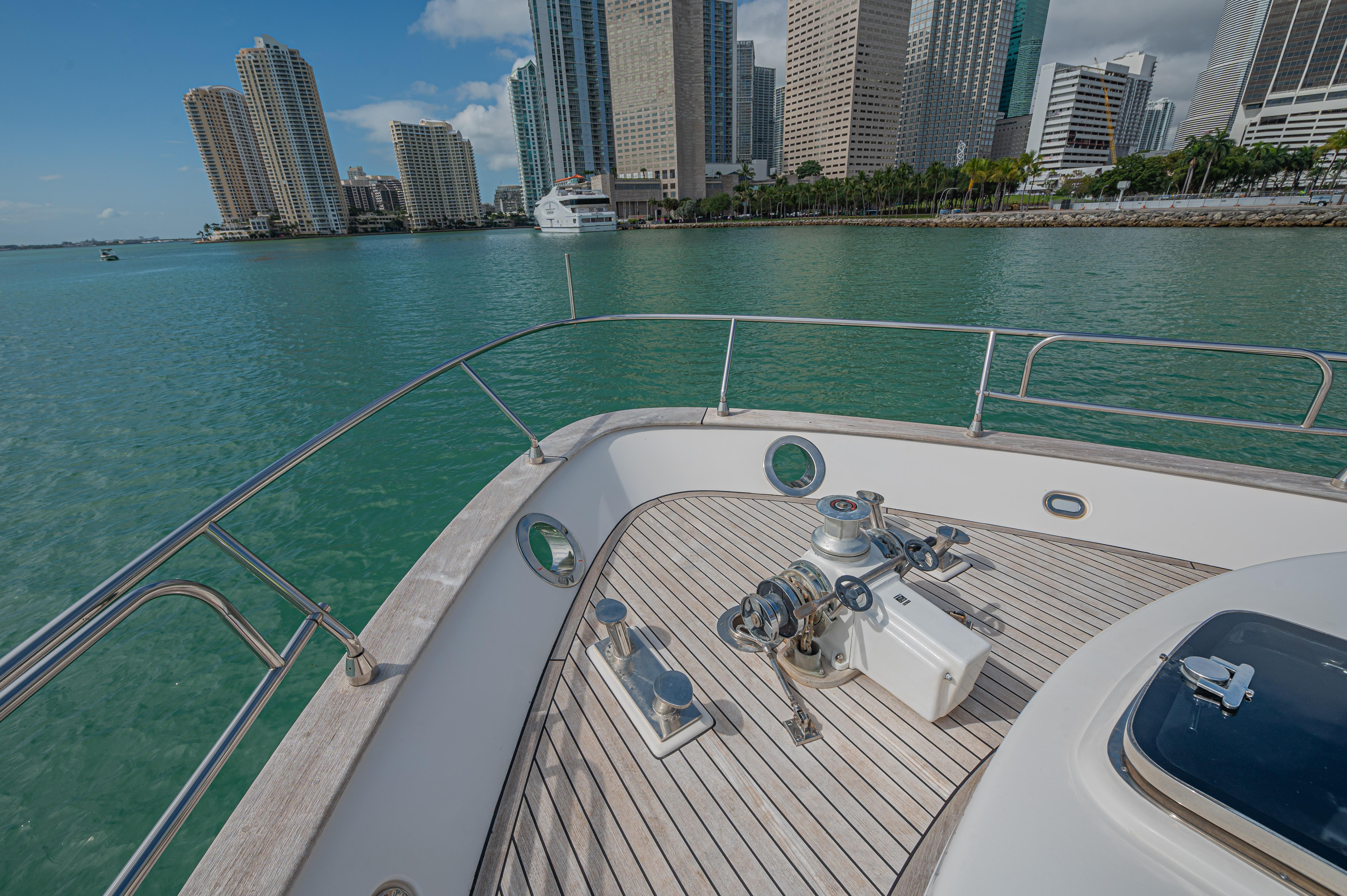 Astondoa-72 GLX 2002-Isabella K FL-US-9760052 | Thumbnail