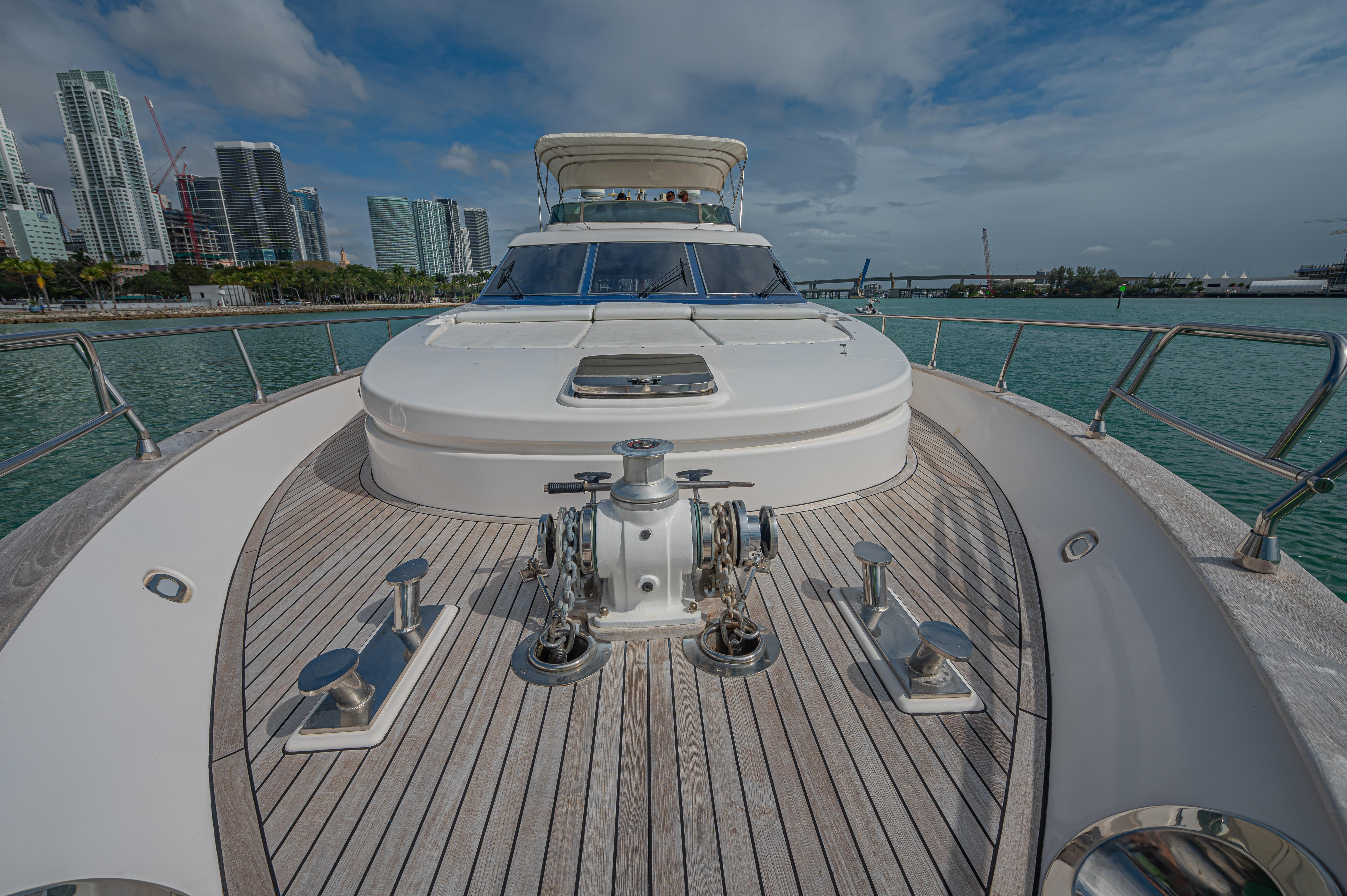 Astondoa-72 GLX 2002-Isabella K FL-US-9760052 | Thumbnail