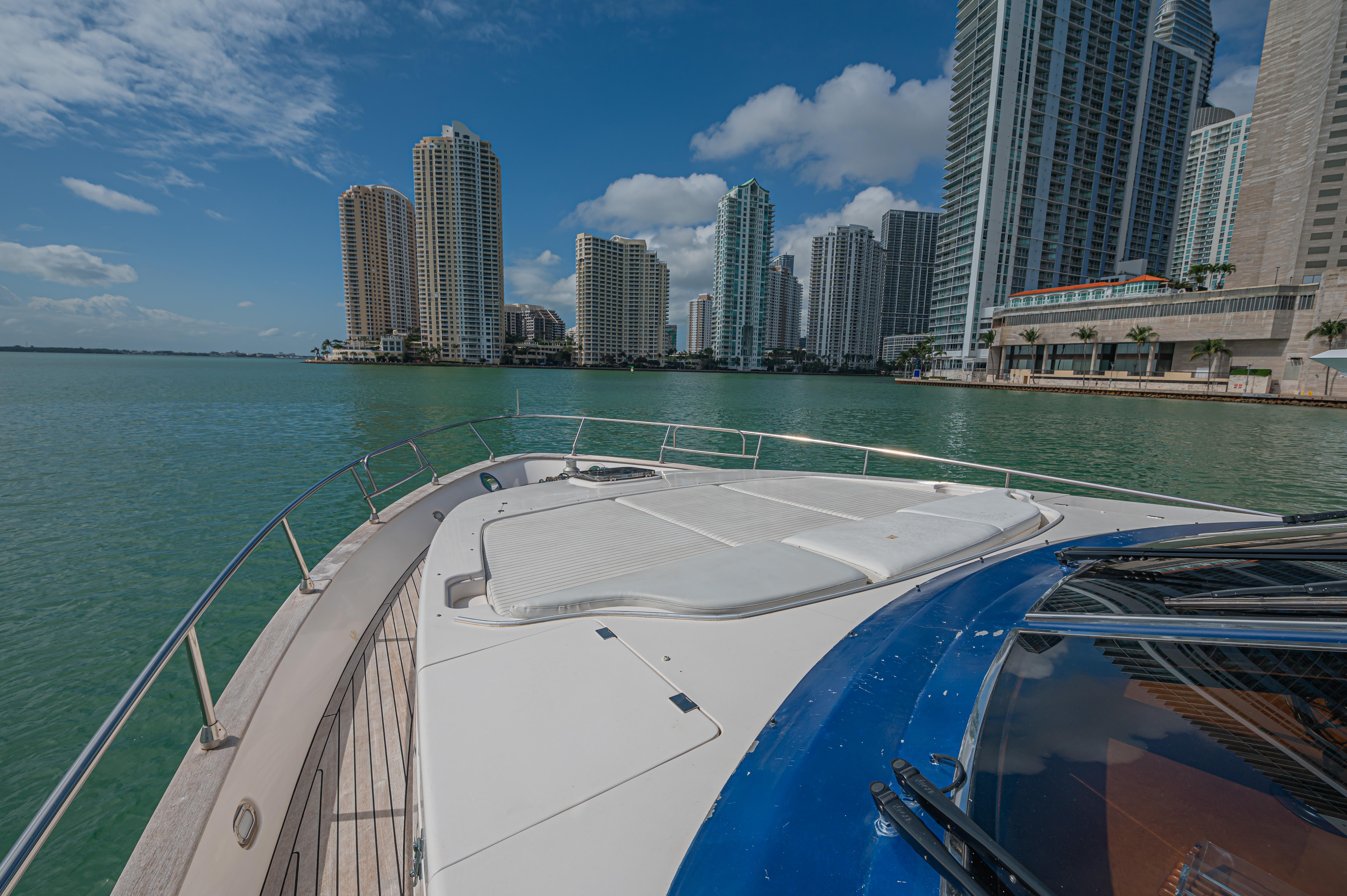 Astondoa-72 GLX 2002-Isabella K FL-US-9760052 | Thumbnail
