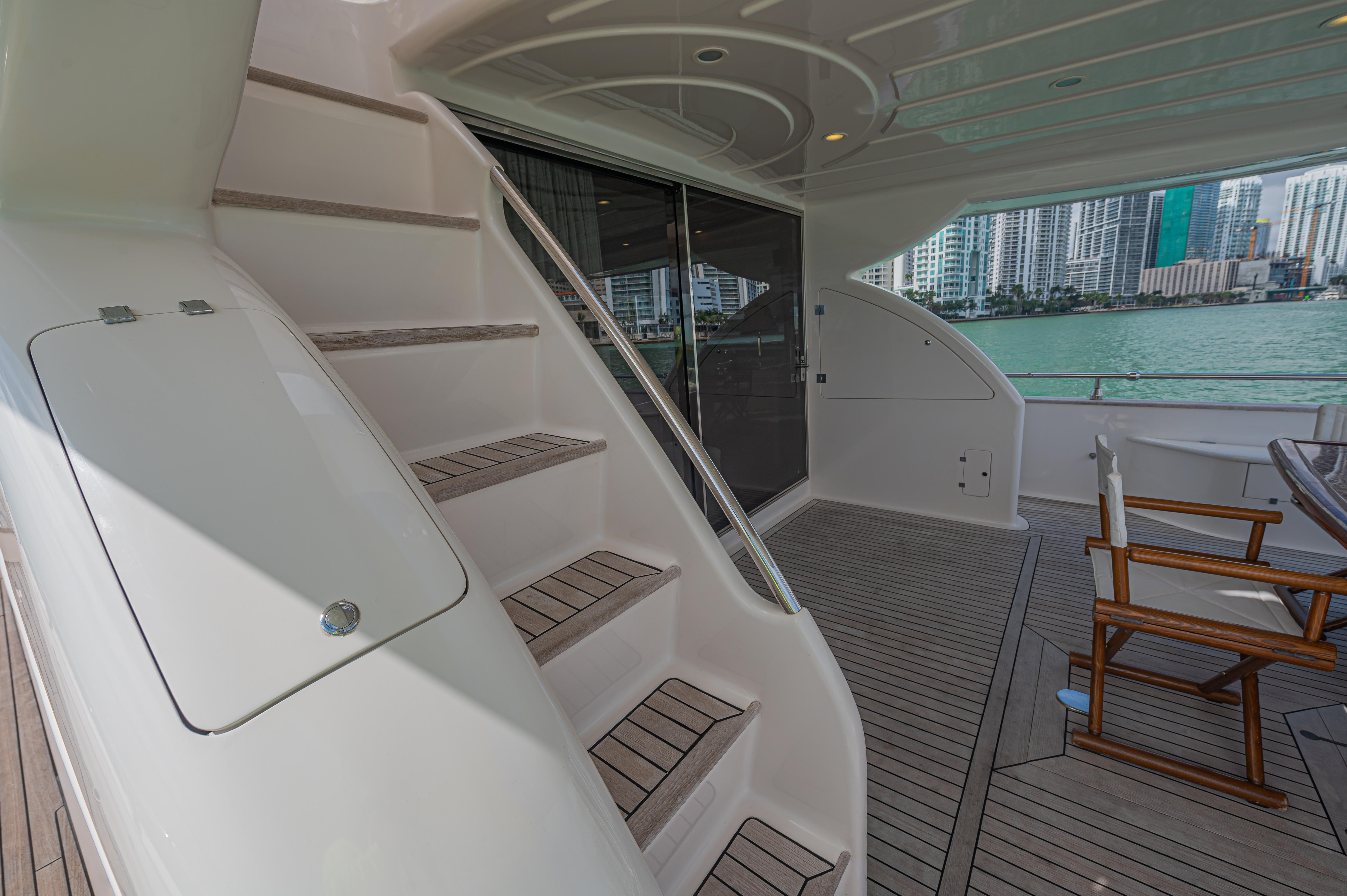 Astondoa-72 GLX 2002-Isabella K FL-US-9760052 | Thumbnail