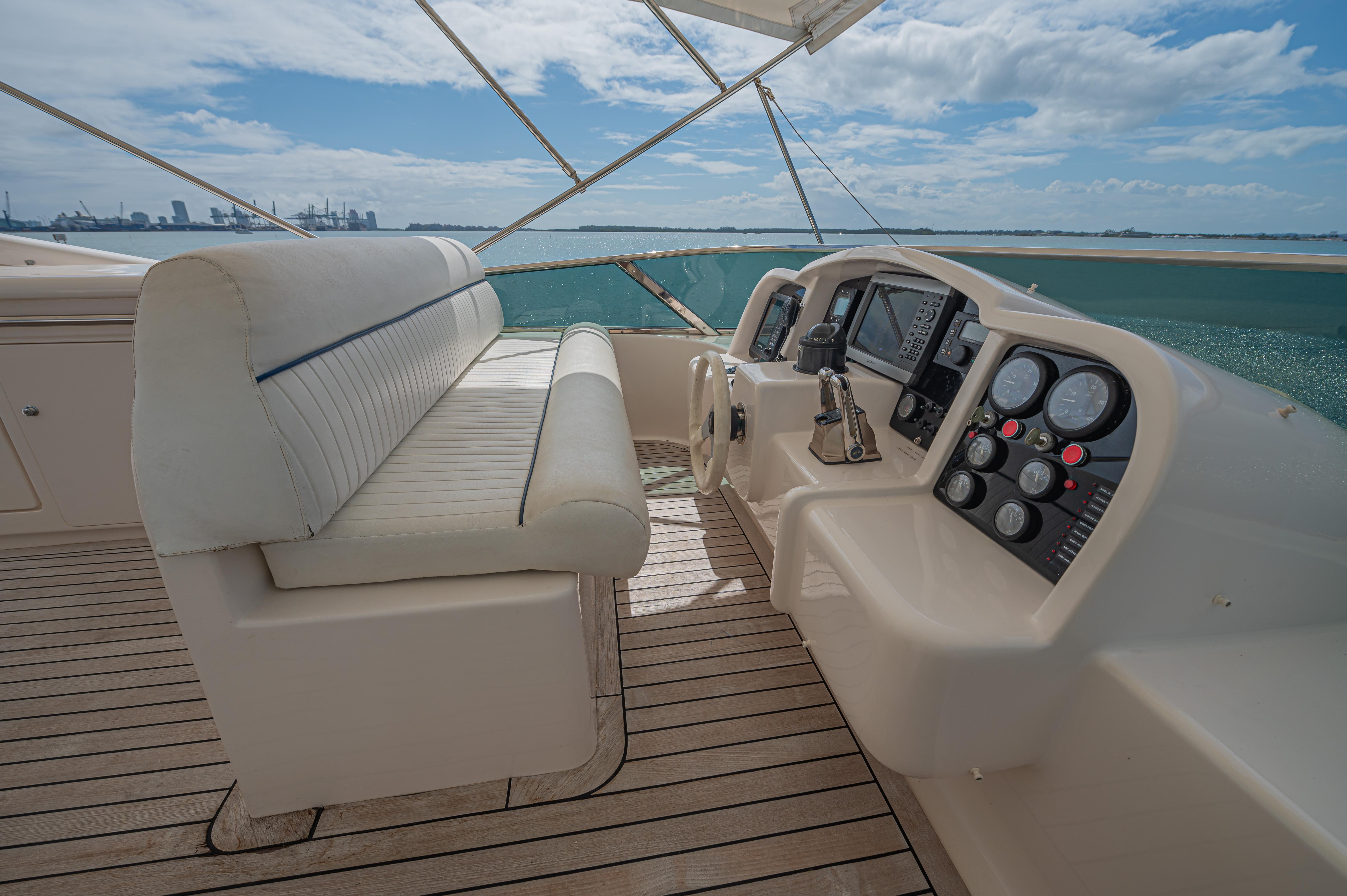 Astondoa-72 GLX 2002-Isabella K FL-US-9760052 | Thumbnail