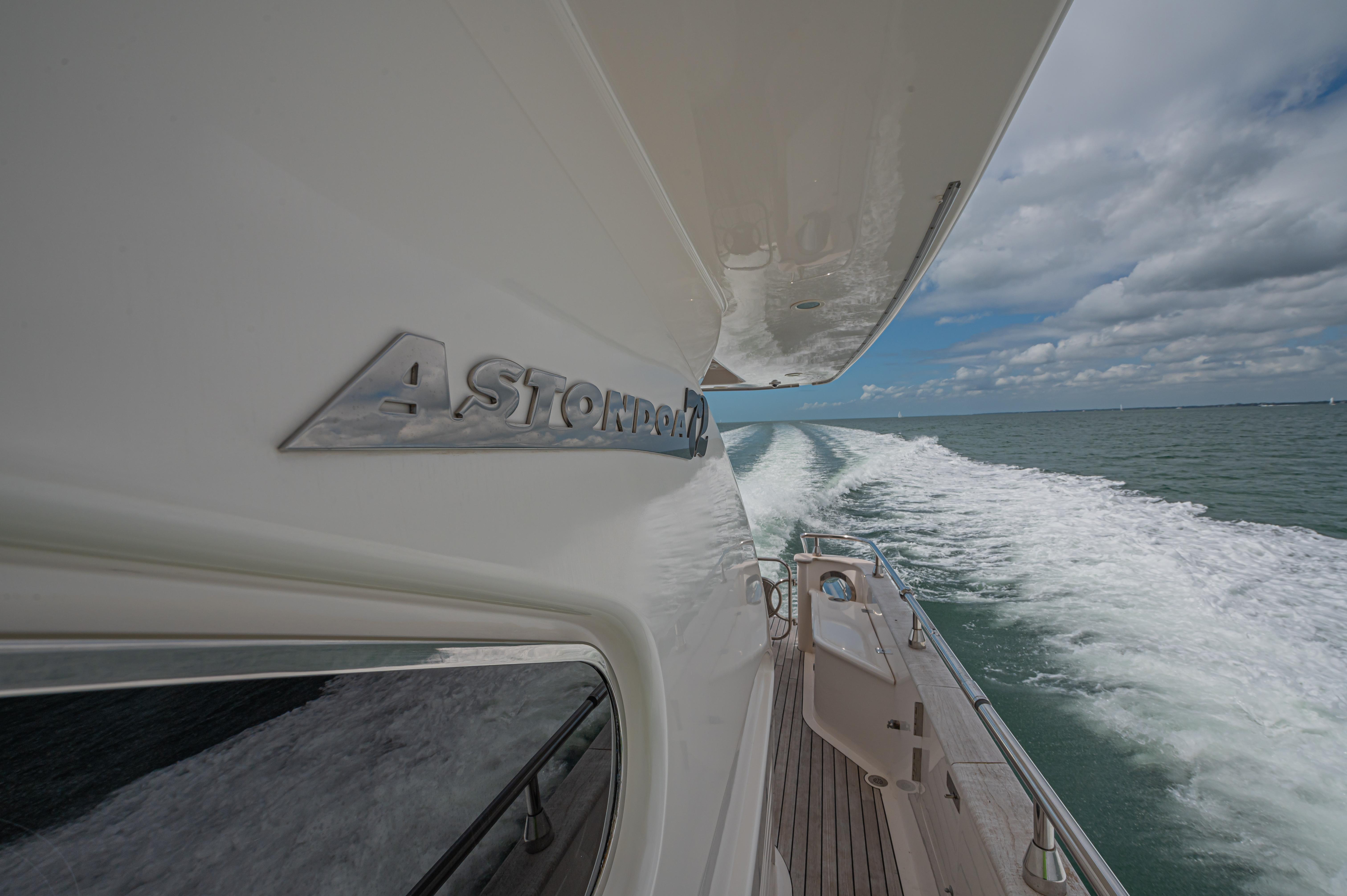 Astondoa-72 GLX 2002-Isabella K FL-US-9760052 | Thumbnail