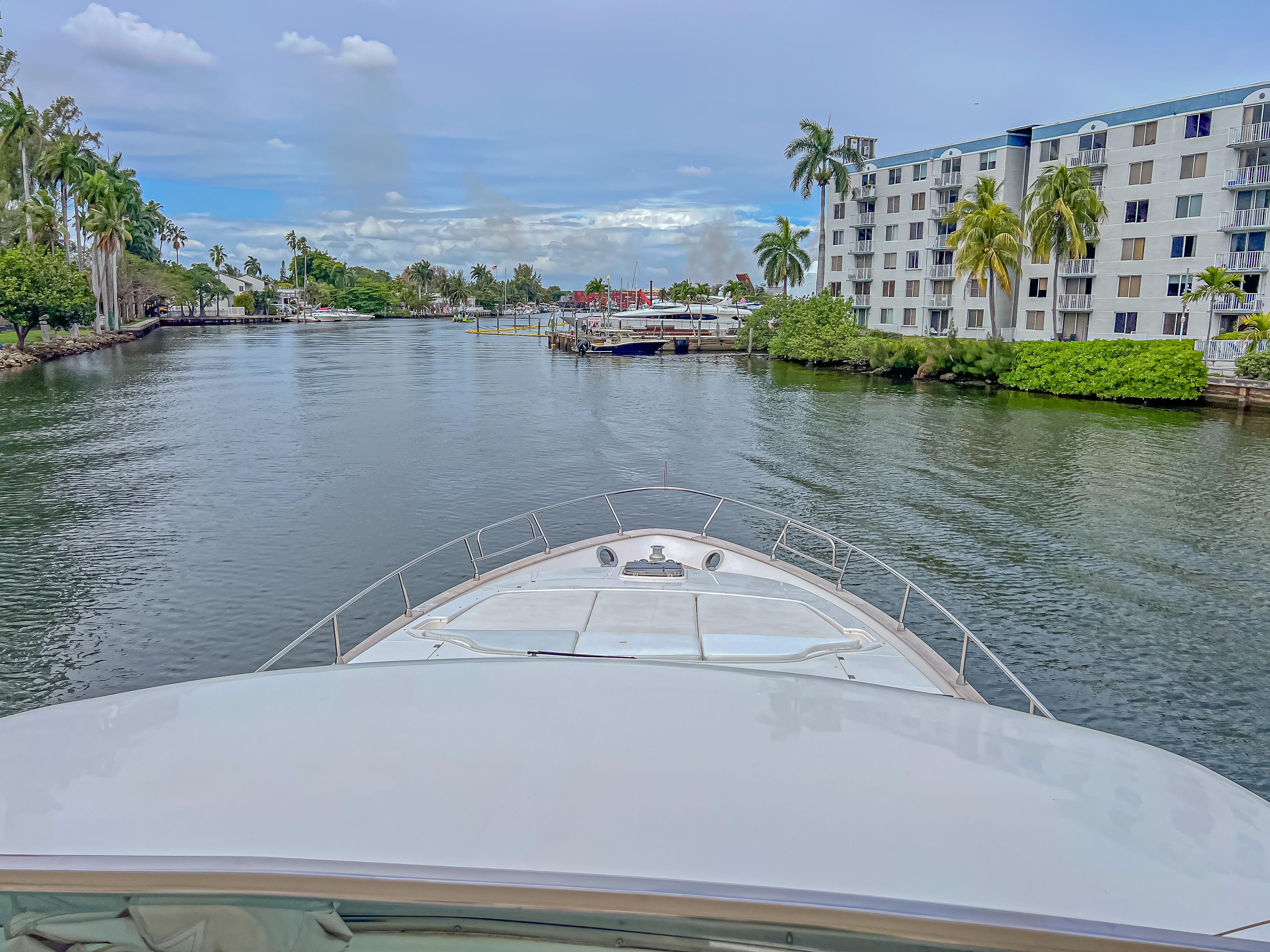 Astondoa-72 GLX 2002-Isabella K FL-US-9760052 | Thumbnail