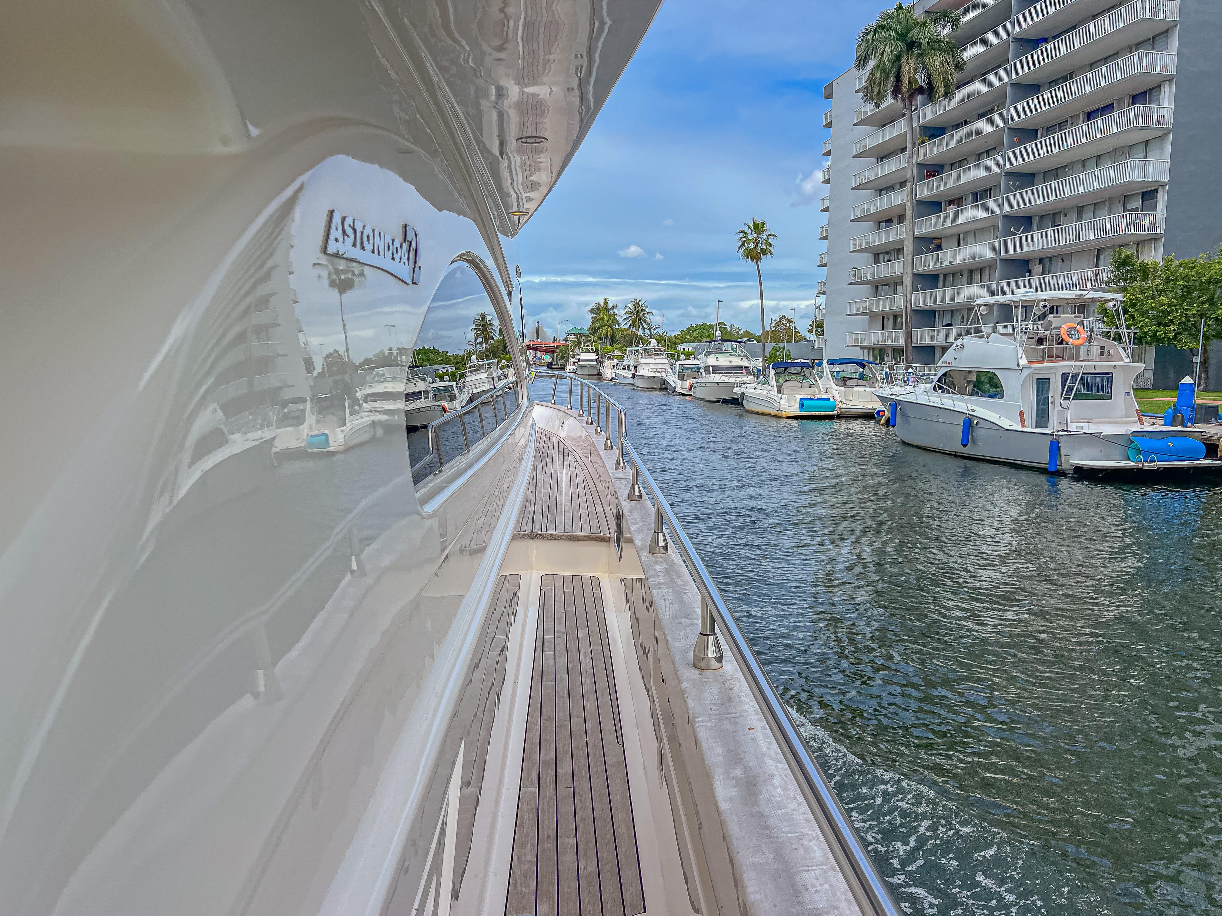 Astondoa-72 GLX 2002-Isabella K FL-US-9760052 | Thumbnail