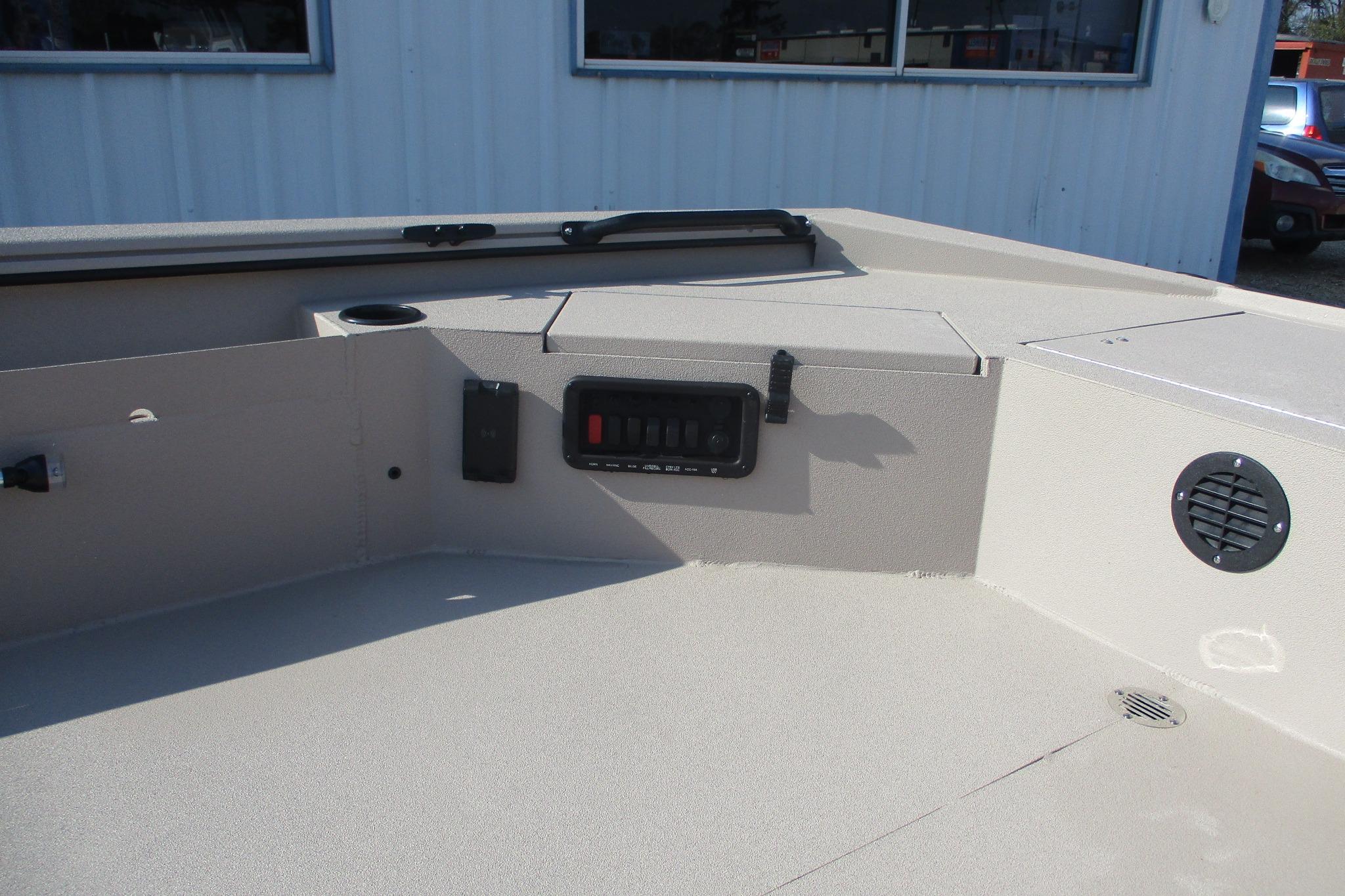 2026 Avid 18 Commander-14