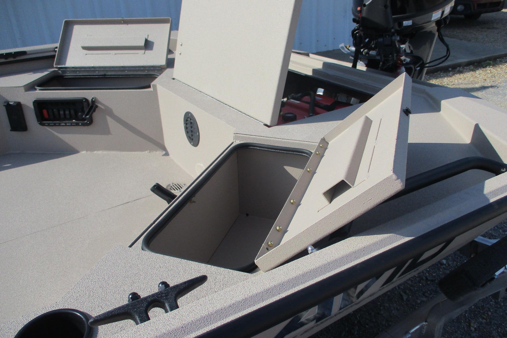 2026 Avid 18 Commander-16