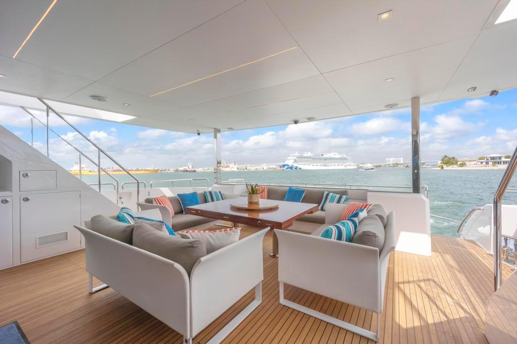 Aft Deck Sofas and Cocktail Table 2