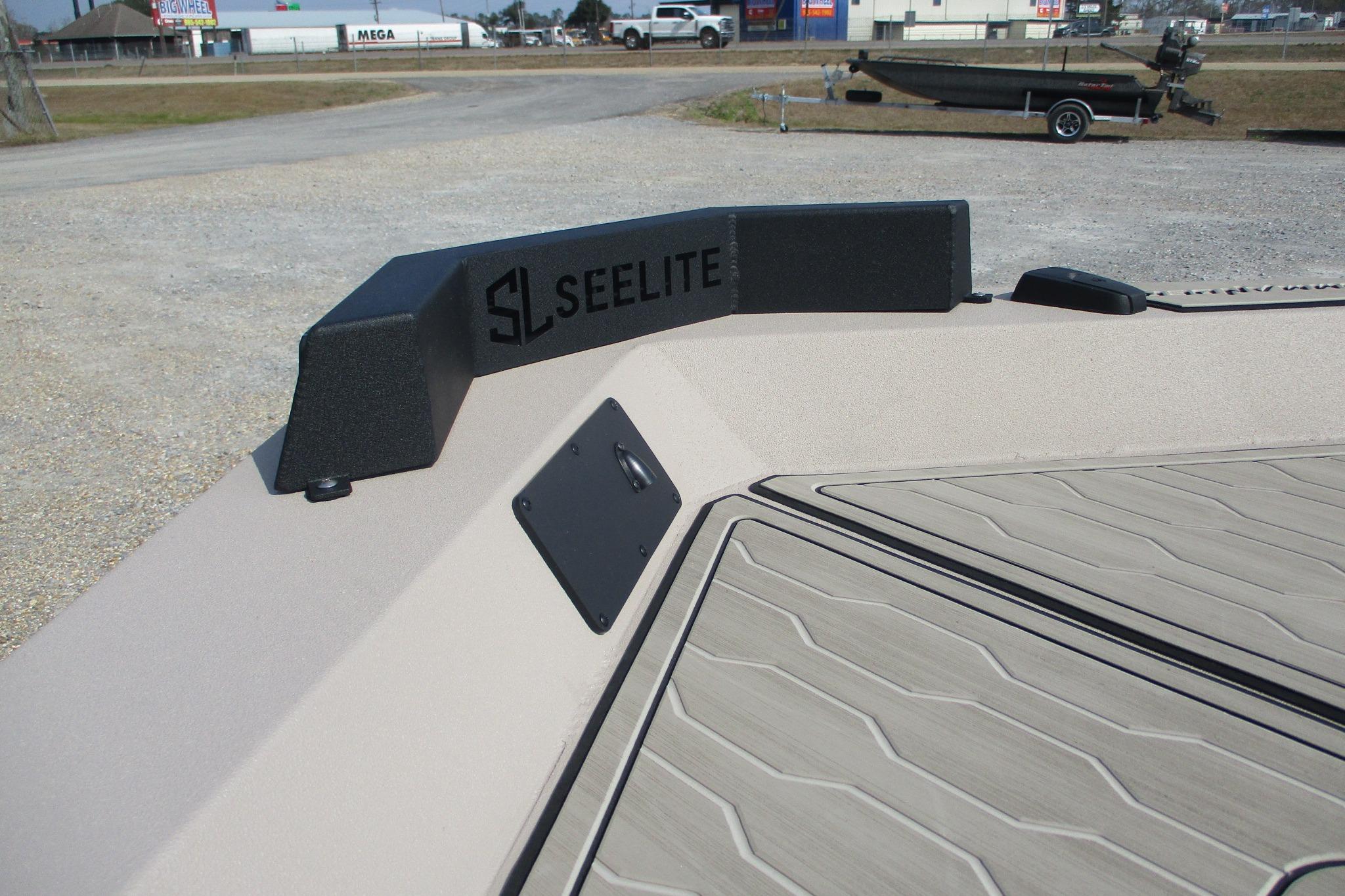 2026 Avid 18 Commander-8