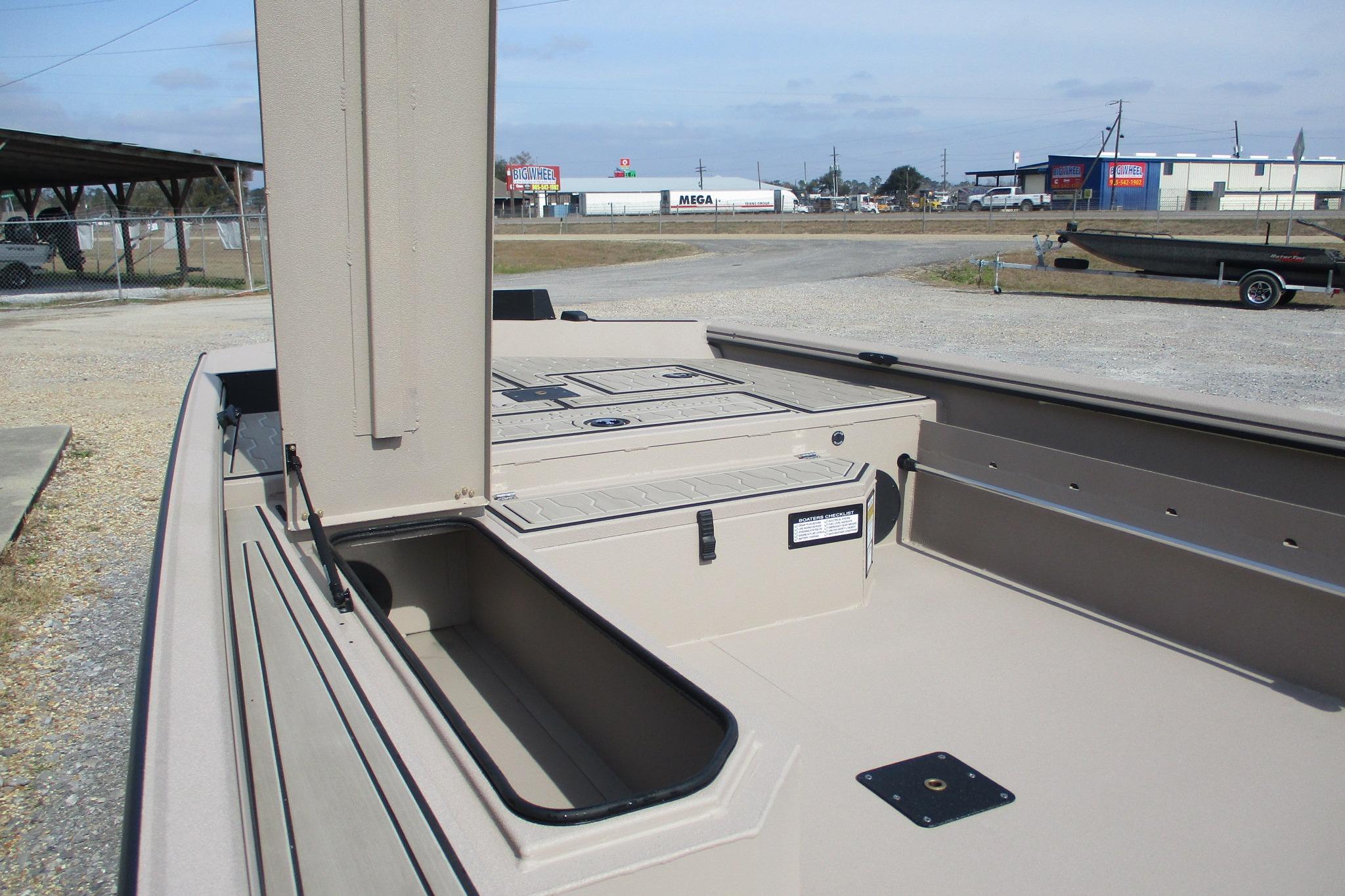 2026 Avid 18 Commander-15