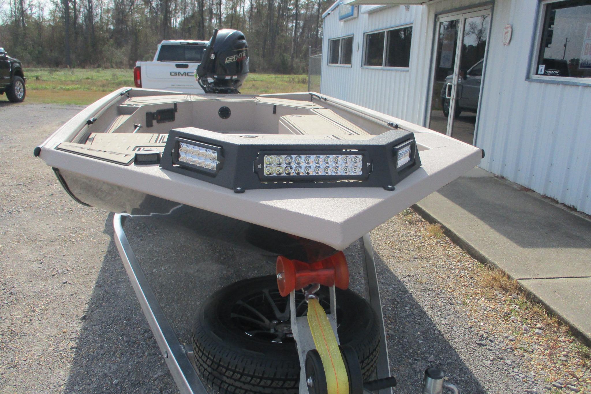 2026 Avid 18 Commander-5