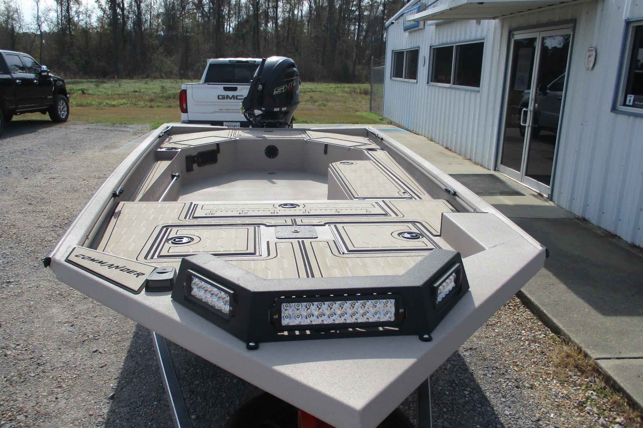 2026 Avid 18 Commander-4