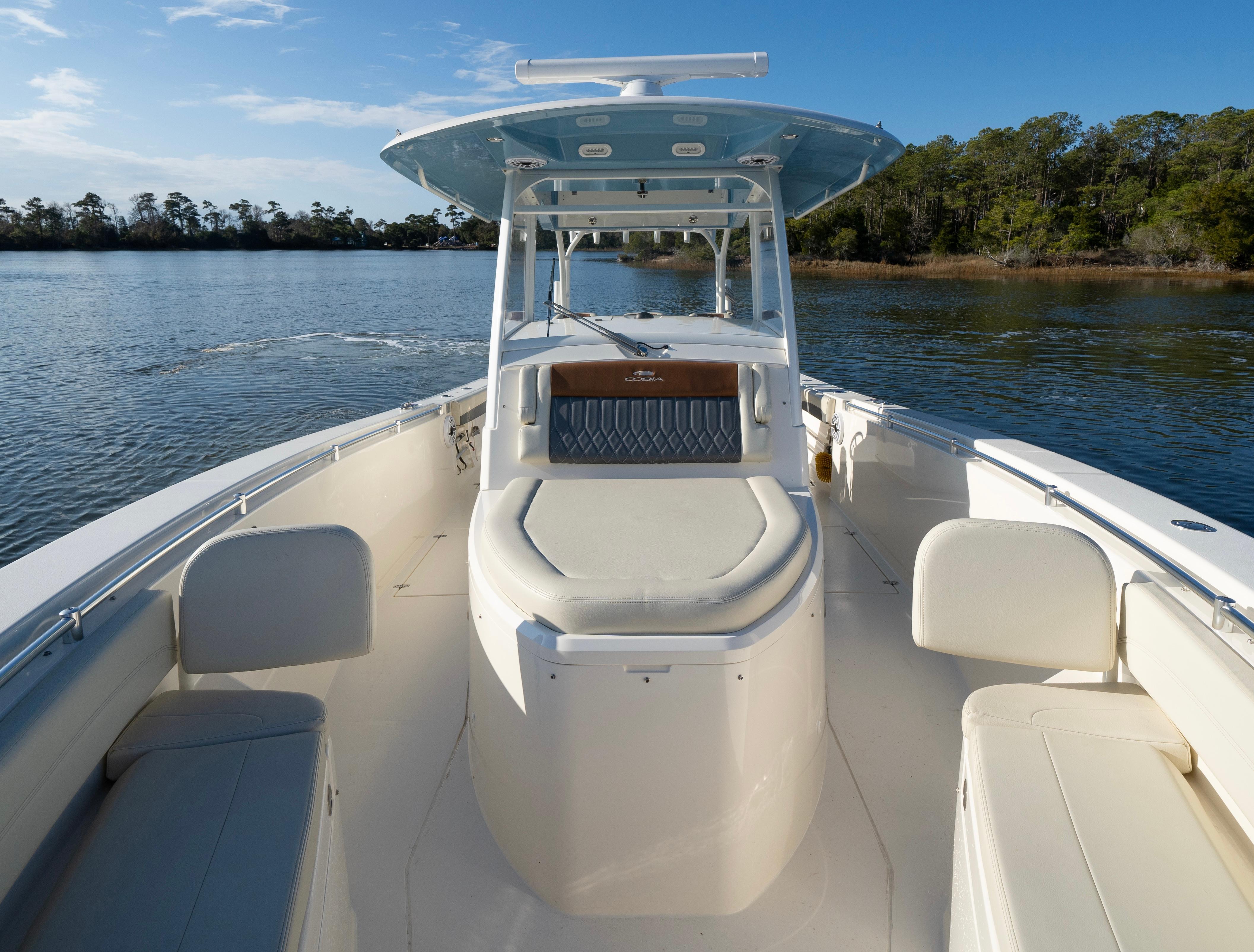 2022-cobia-350-center-console-power-9820067-20250529141157438-1_XLARGE