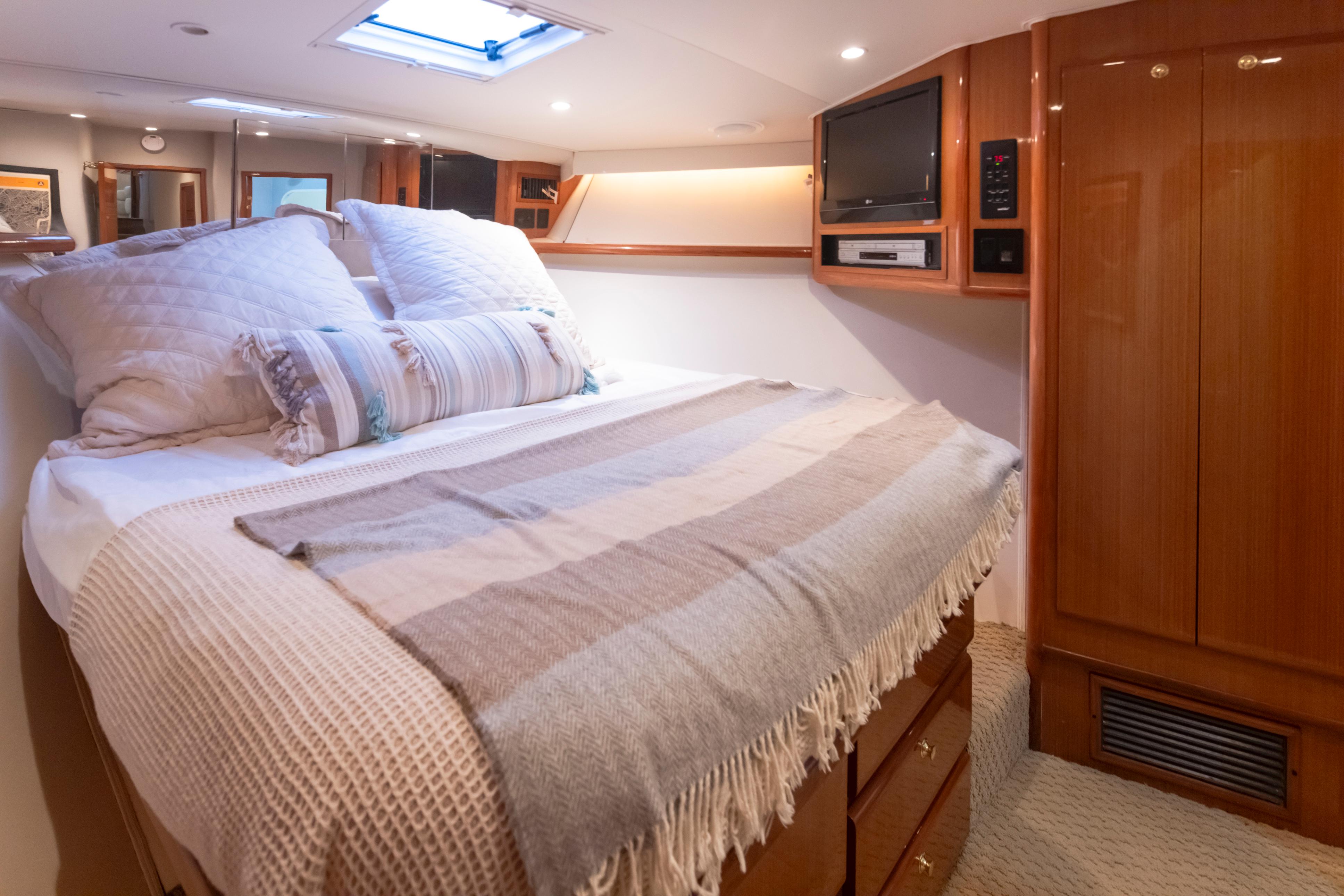 2000 Viking 72 Convertible #TBRB72520 inventory image at Sun Country Yachts, South Lake Union (Seattle) 2000 Viking 72 Convertible #TBRB72520 inventory image at Sun Country Yachts, South Lake Union (Seattle)