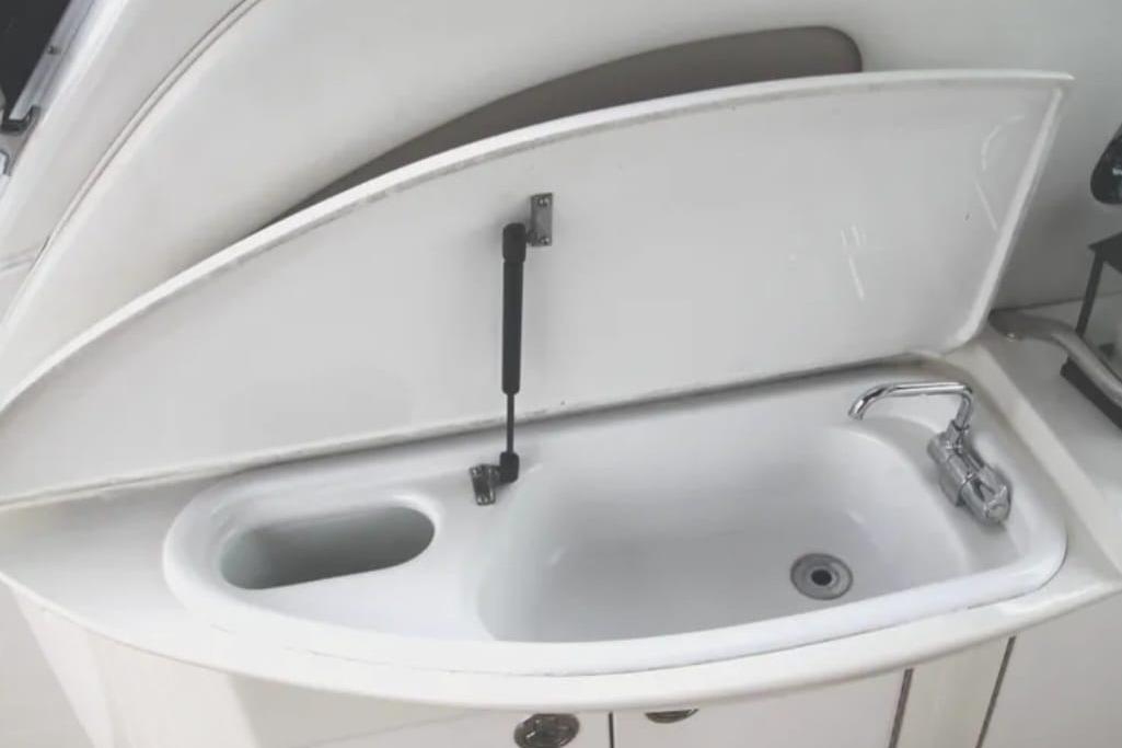 M 10634 EF Knot 10 Yacht Sales M 10634 EF Knot 10 Yacht Sales