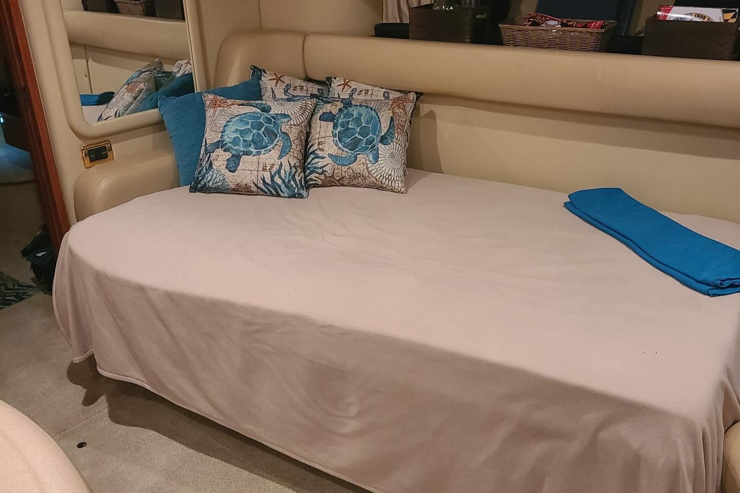 M 10634 EF Knot 10 Yacht Sales M 10634 EF Knot 10 Yacht Sales