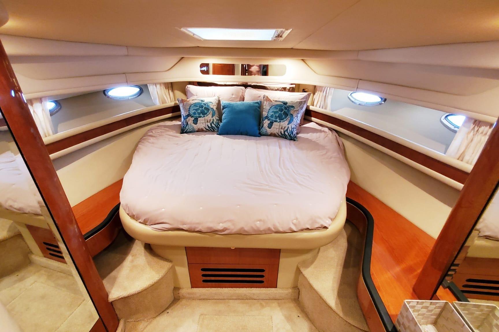 M 10634 EF Knot 10 Yacht Sales M 10634 EF Knot 10 Yacht Sales