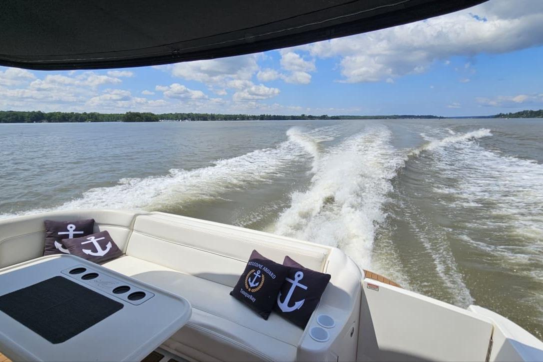 M 10634 EF Knot 10 Yacht Sales M 10634 EF Knot 10 Yacht Sales