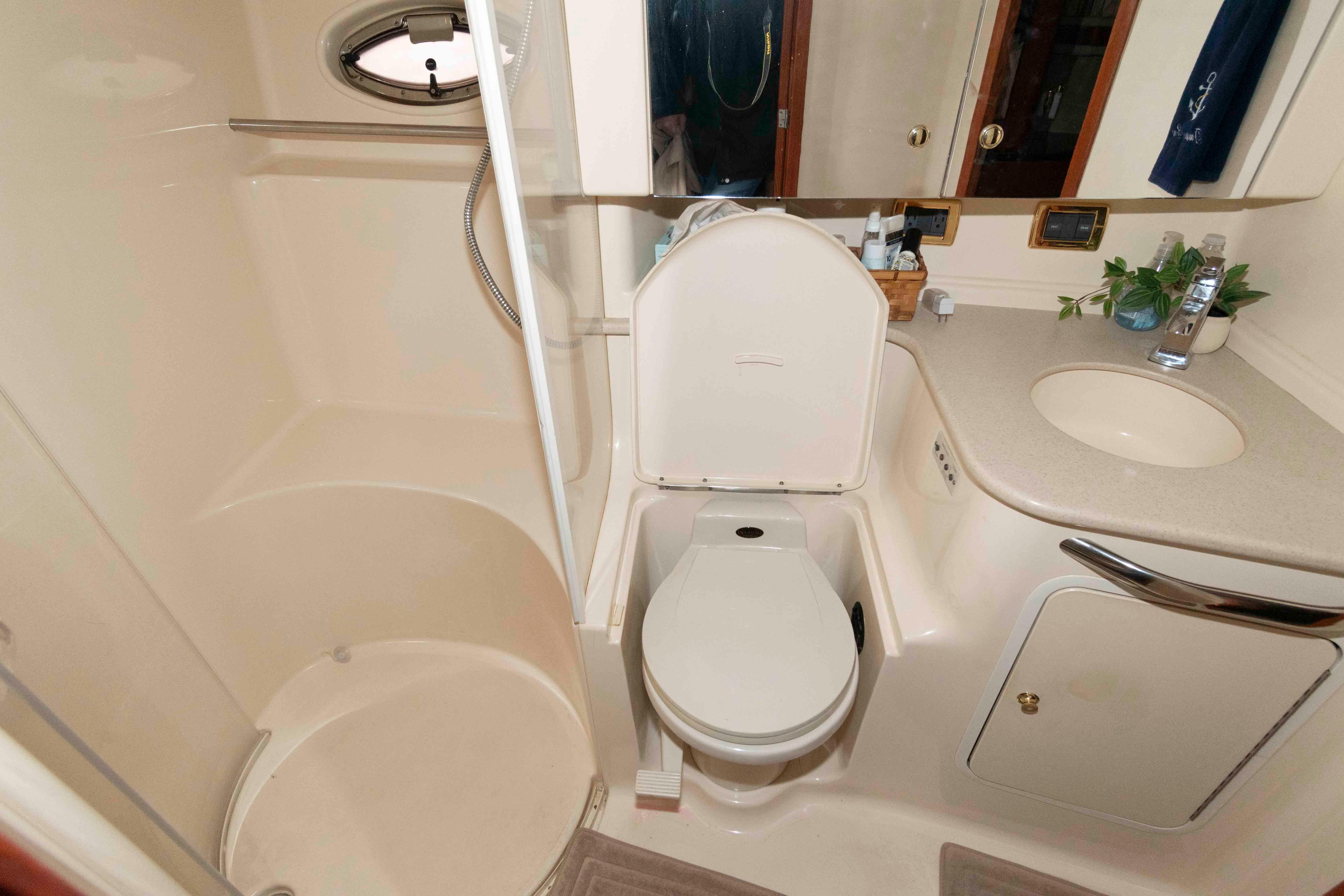 M 10634 EF Knot 10 Yacht Sales M 10634 EF Knot 10 Yacht Sales