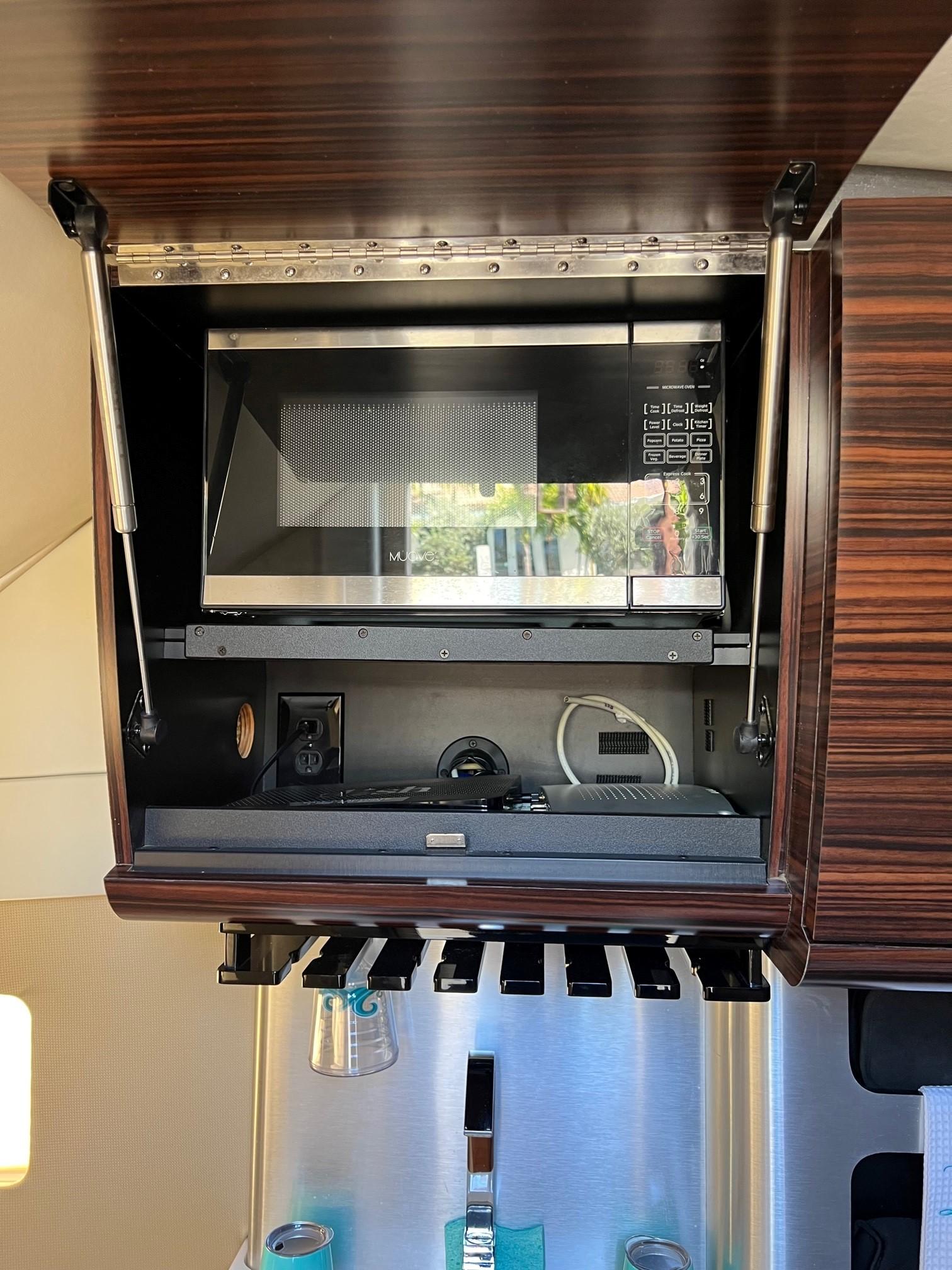 2018 Scout LXF - galley