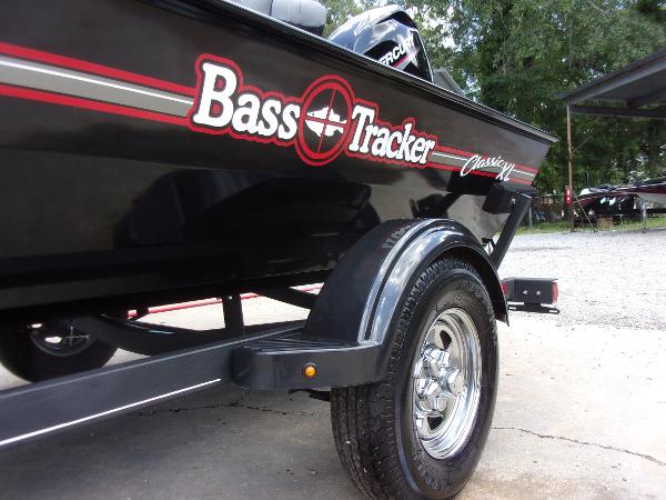 2022 Tracker Boats boat for sale, model of the boat is Bass Tracker Classic XL & Image # 1 of 46