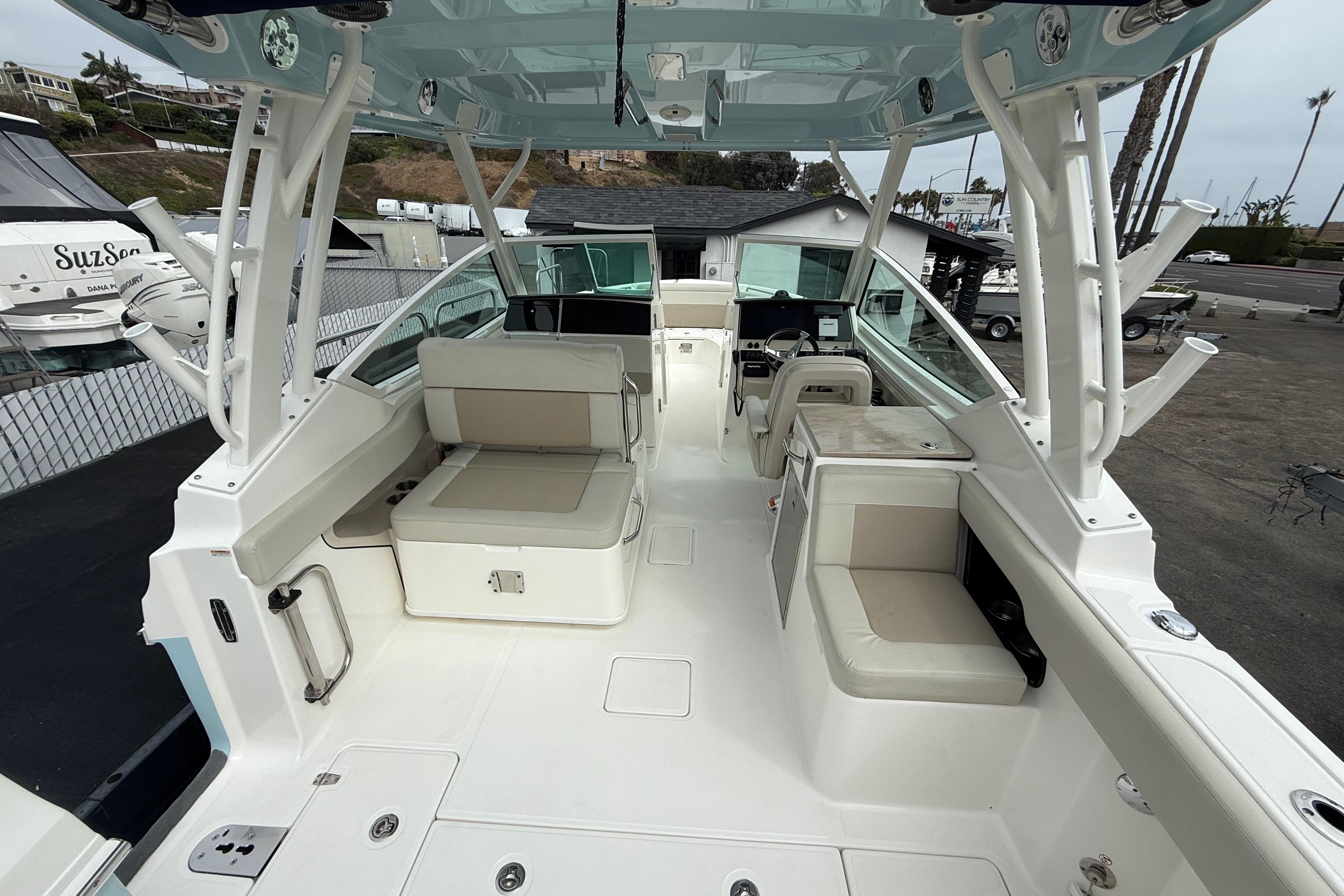 2021 Boston Whaler 280 Vantage #TBRL0870G inventory image at Sun Country Marine Group, Newport Beach