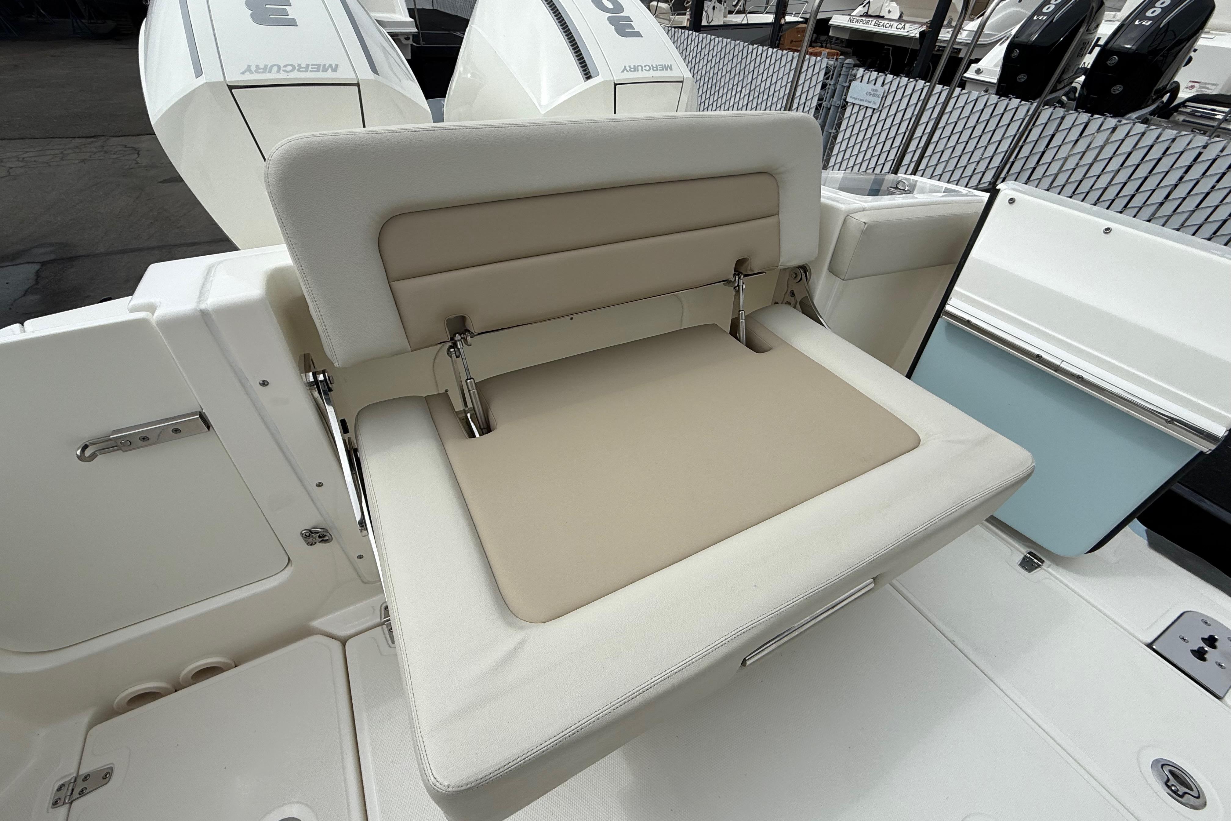 2021 Boston Whaler 280 Vantage #TBRL0870G inventory image at Sun Country Marine Group, Newport Beach
