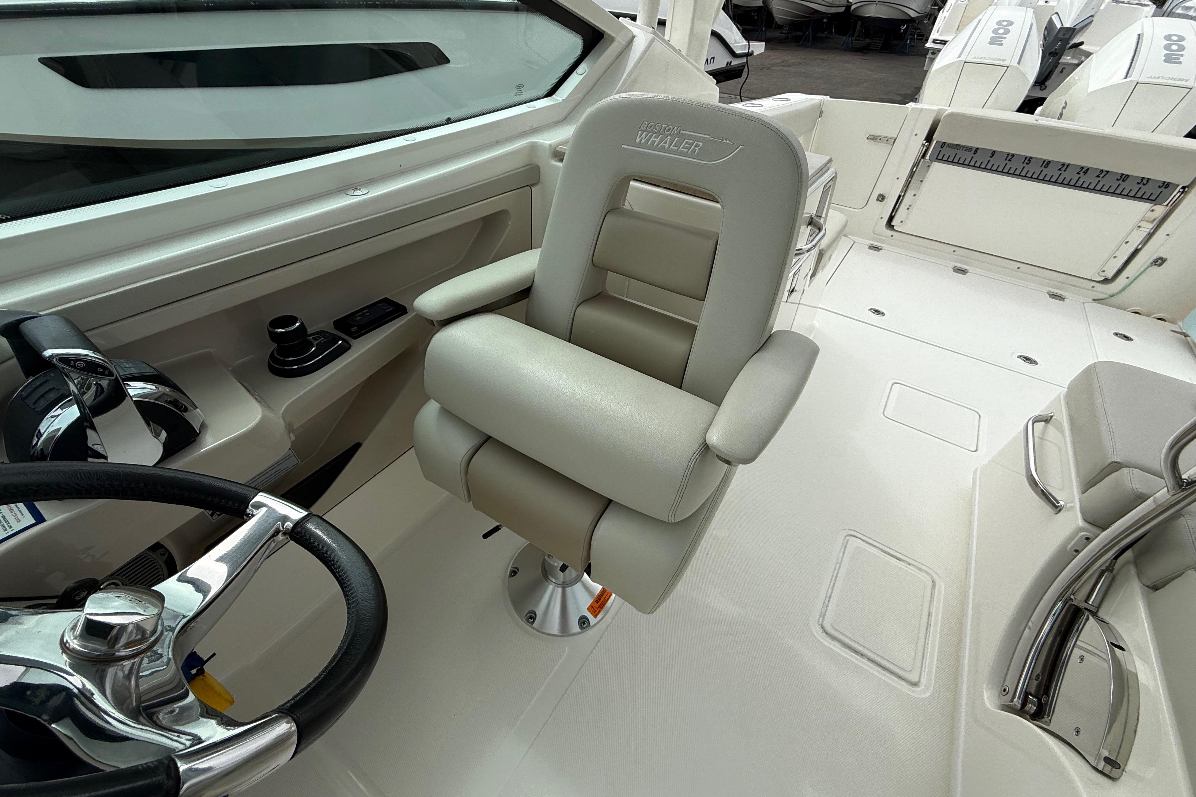 2021 Boston Whaler 280 Vantage #TBRL0870G inventory image at Sun Country Marine Group, Newport Beach