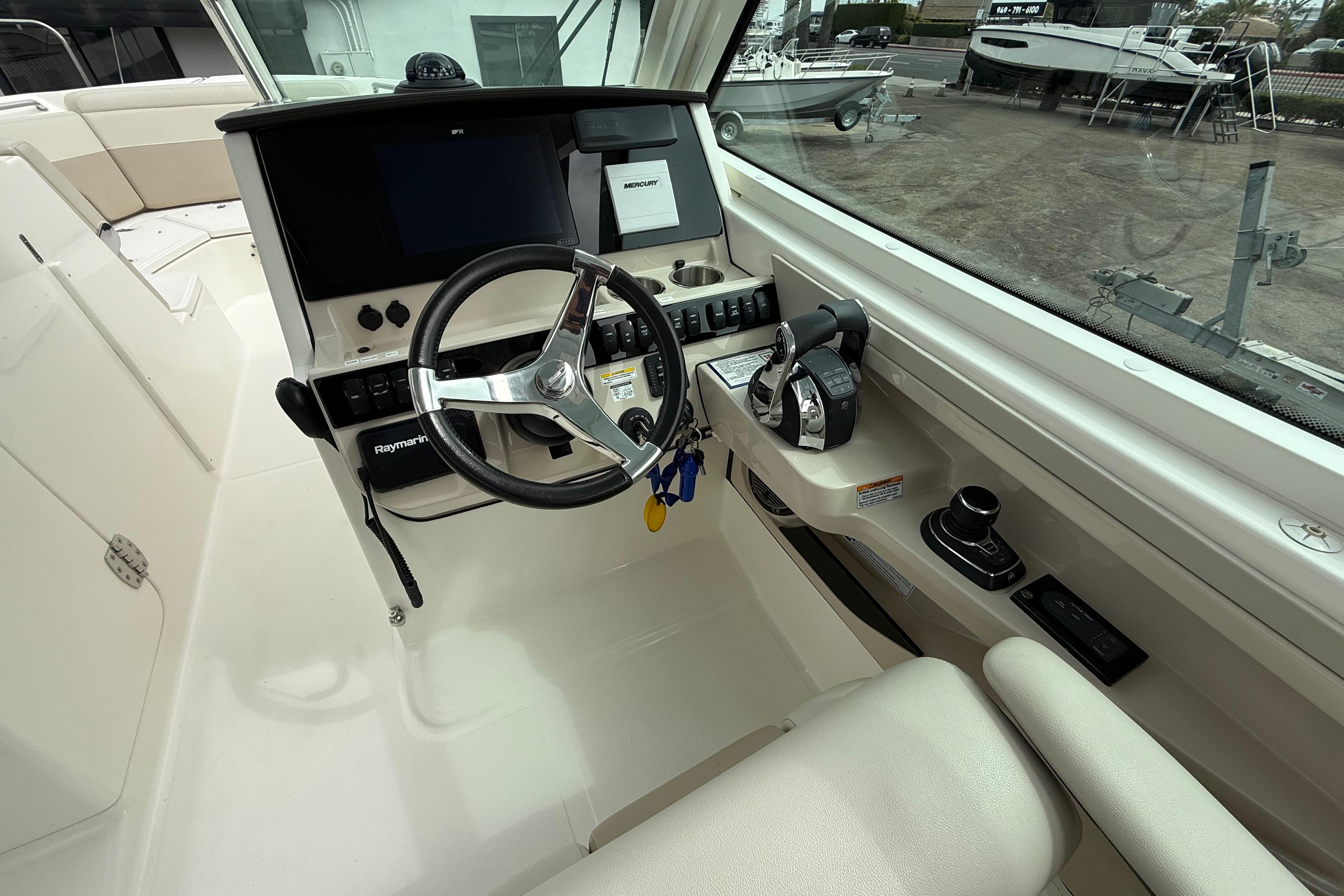 2021 Boston Whaler 280 Vantage #TBRL0870G inventory image at Sun Country Marine Group, Newport Beach
