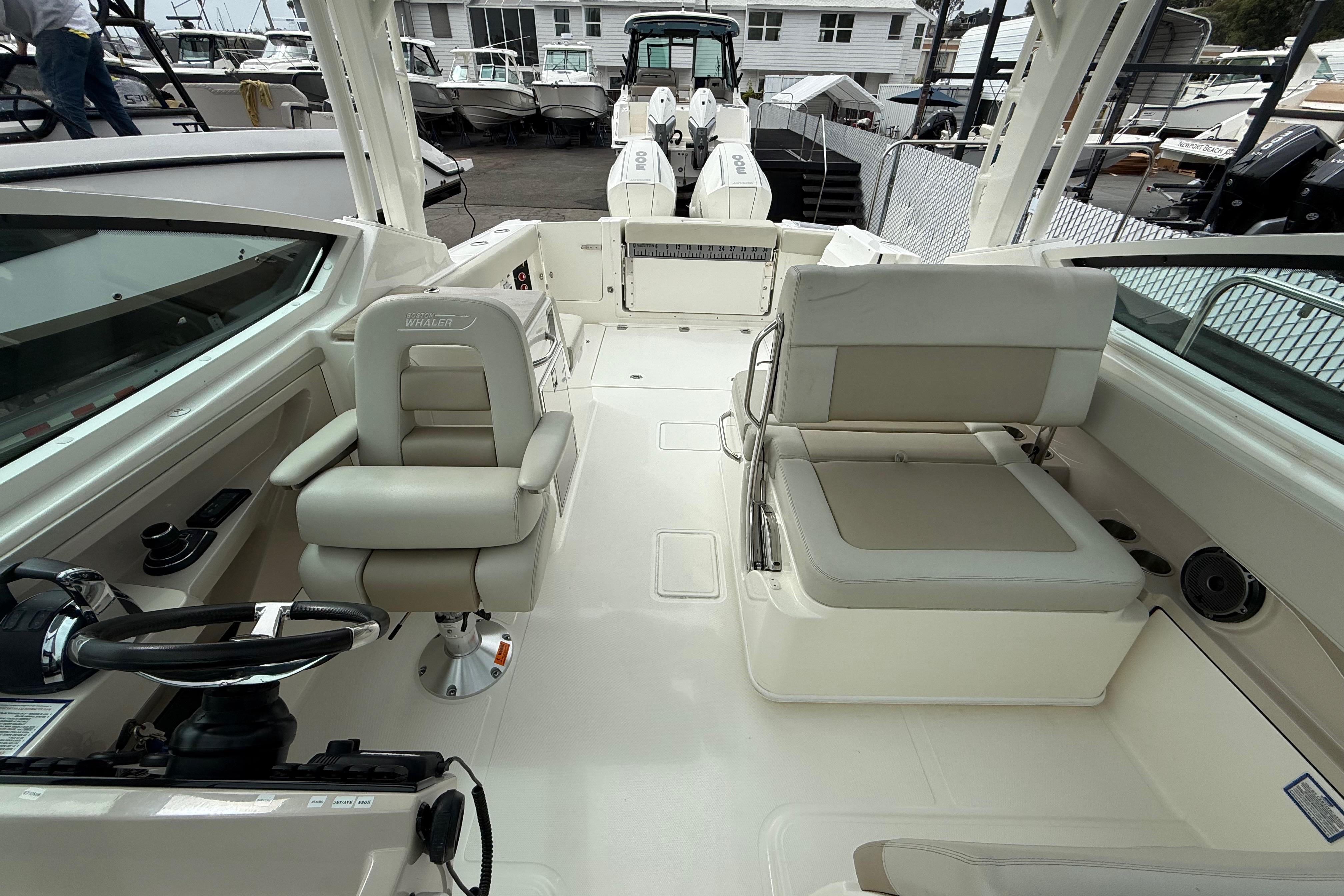 2021 Boston Whaler 280 Vantage #TBRL0870G inventory image at Sun Country Marine Group, Newport Beach