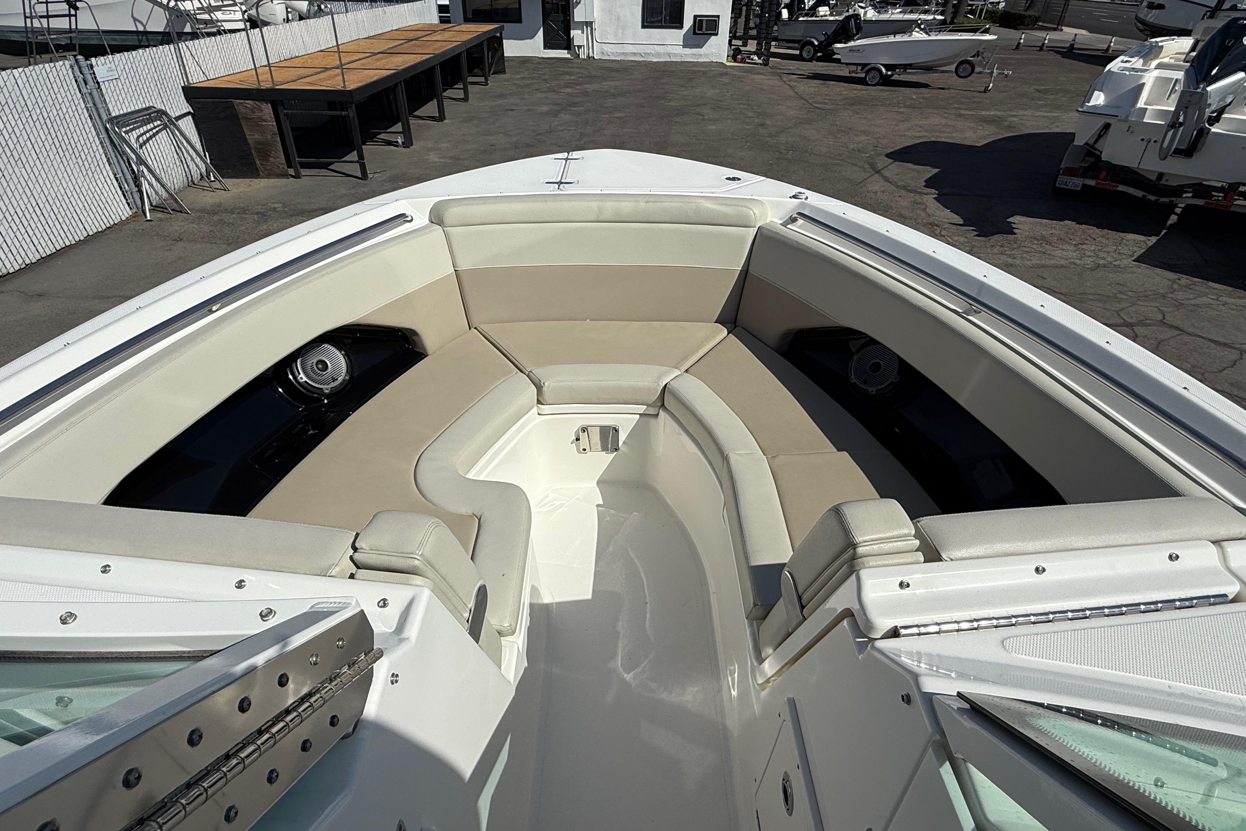 2021 Boston Whaler 280 Vantage #TBRL0870G inventory image at Sun Country Marine Group, Newport Beach