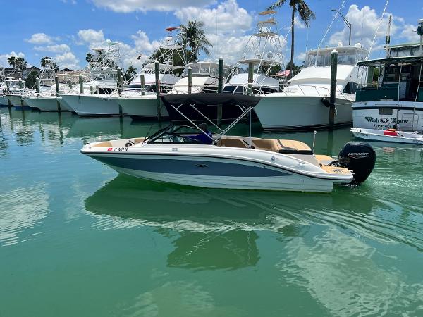 21' Sea Ray, Listing Number 100901996, - Photo No. 3