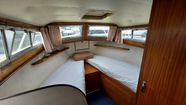 1976 Broom 30